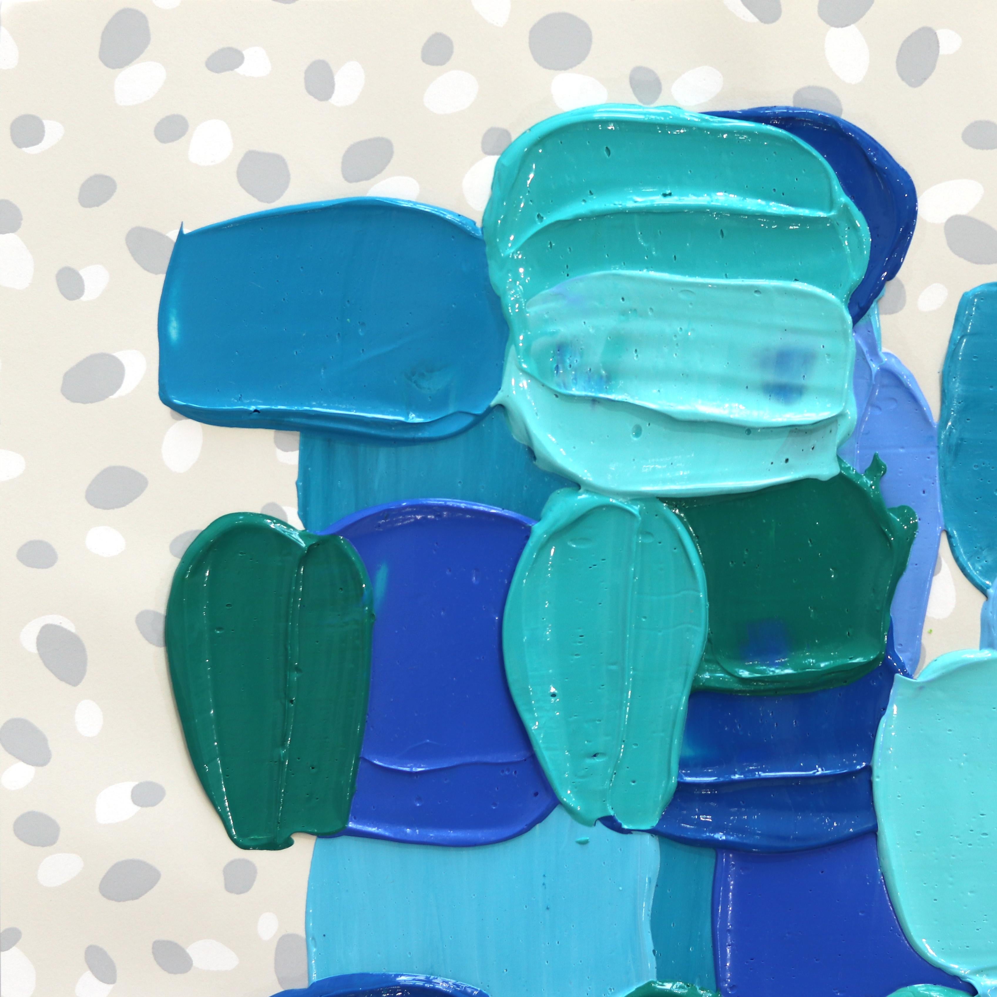 Bluey - Impasto, peinture épaisse abstraite sur papier bleu vert - Painting de Shiri Phillips