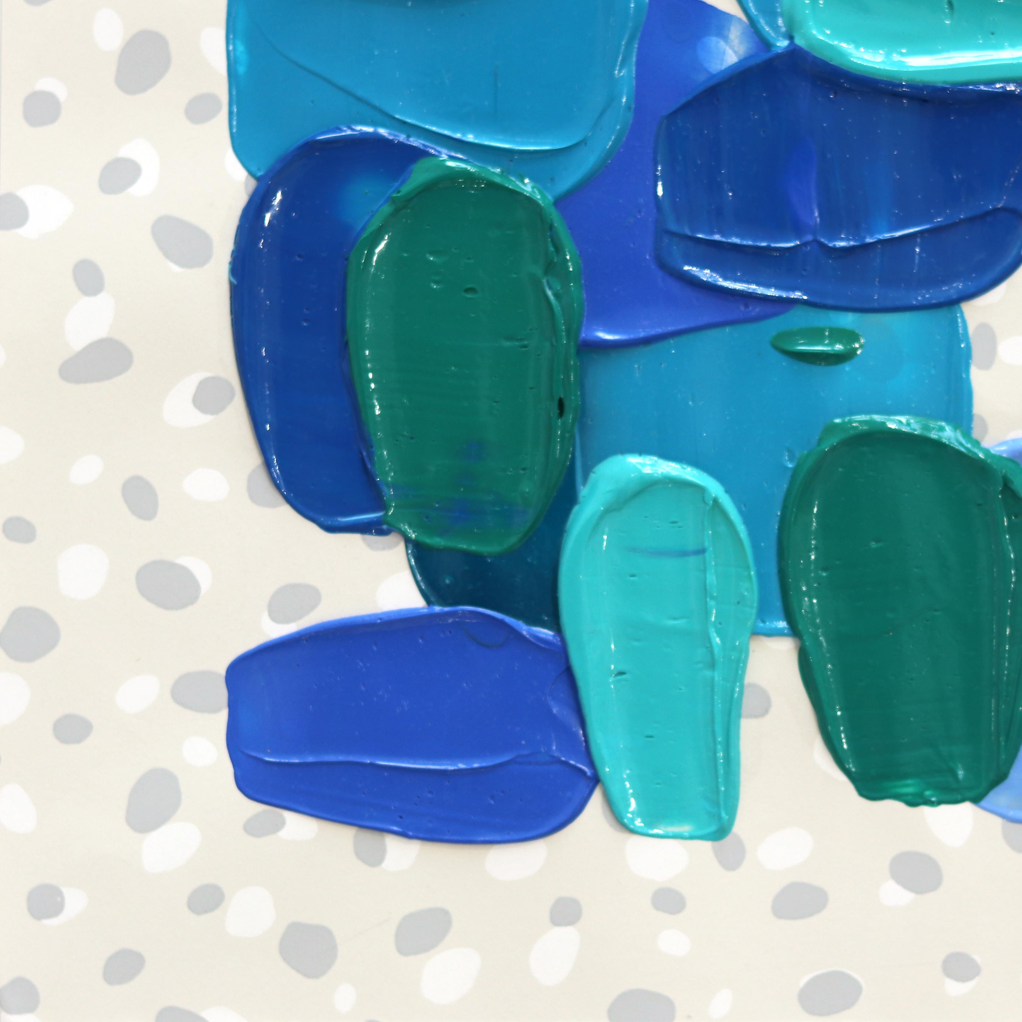 Bluey - Impasto, peinture épaisse abstraite sur papier bleu vert - Bleu Abstract Painting par Shiri Phillips