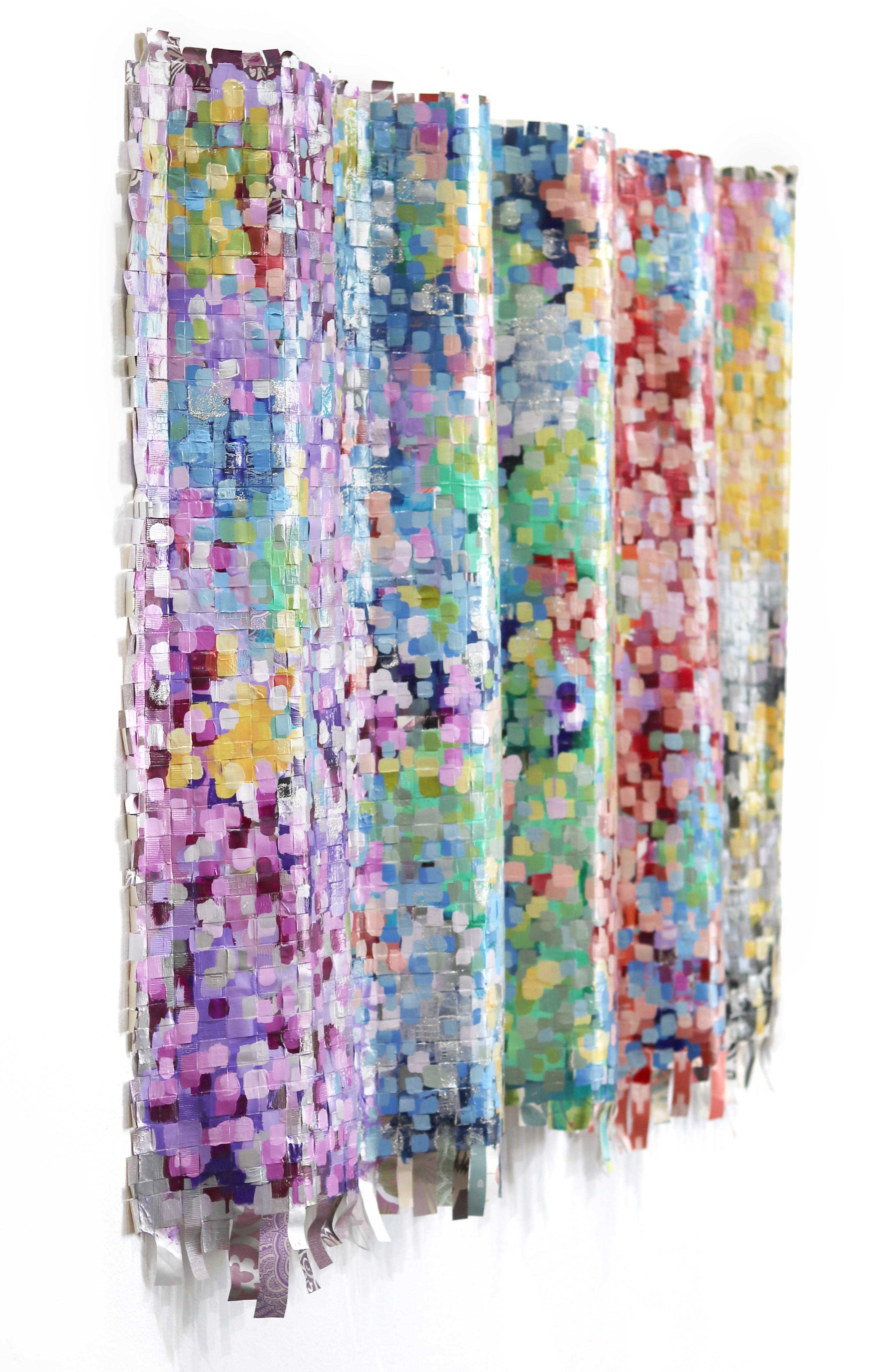 Mein fröhliches Herz – farbenfrohes, abstraktes, 3-D-Gemälde, Weberei (Grau), Abstract Sculpture, von Shiri Phillips