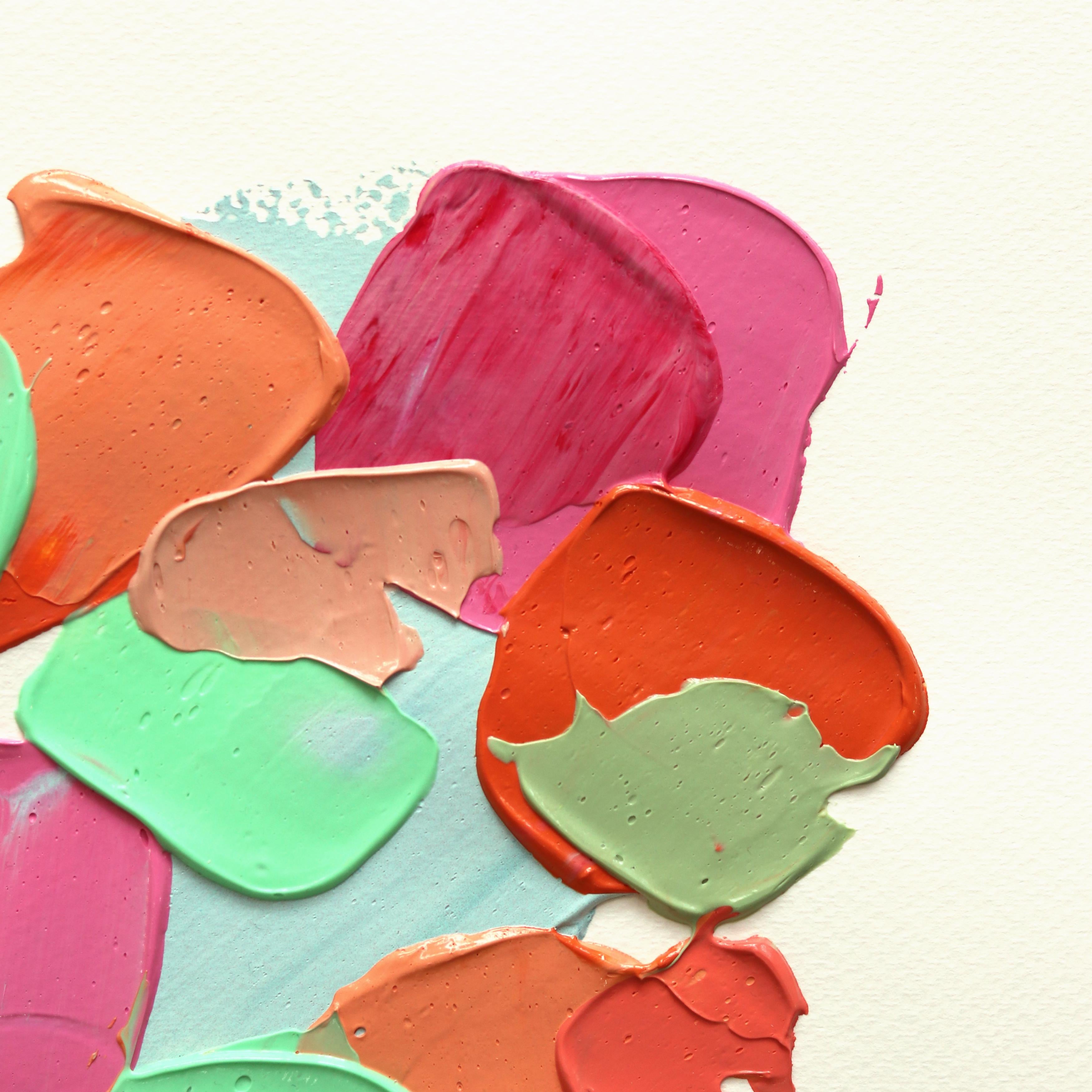 Abstraktes Gemälde auf Papier in lebhaftem Farbton – Impasto, farbenfrohes, dickes, abstraktes Gemälde (Beige), Abstract Painting, von Shiri Phillips