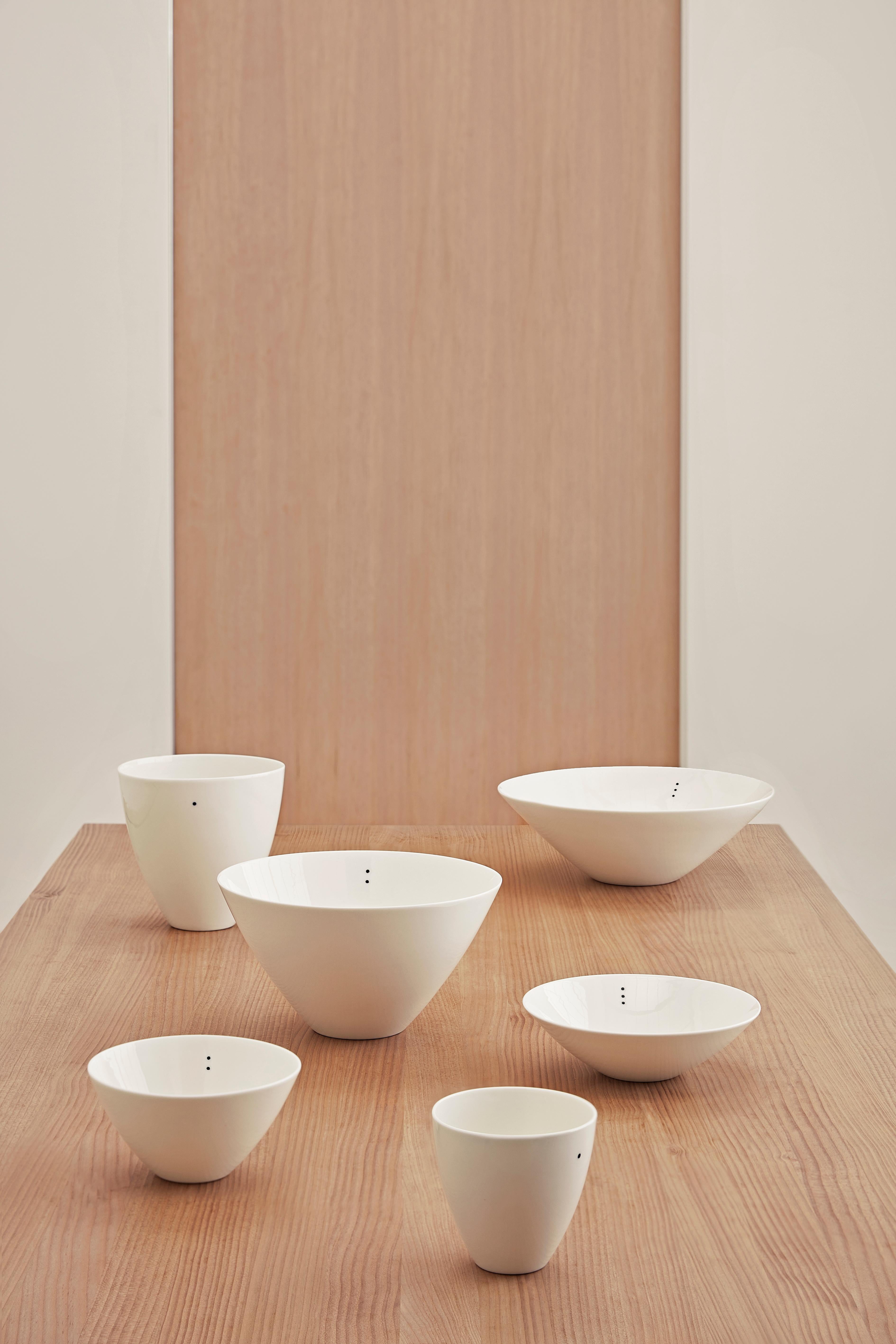 Porcelain Shiro bowl large 3 dots For Sale