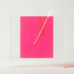 Vaso rosa in acrilico di Shiro Kuramata, grande postmoderno giapponese