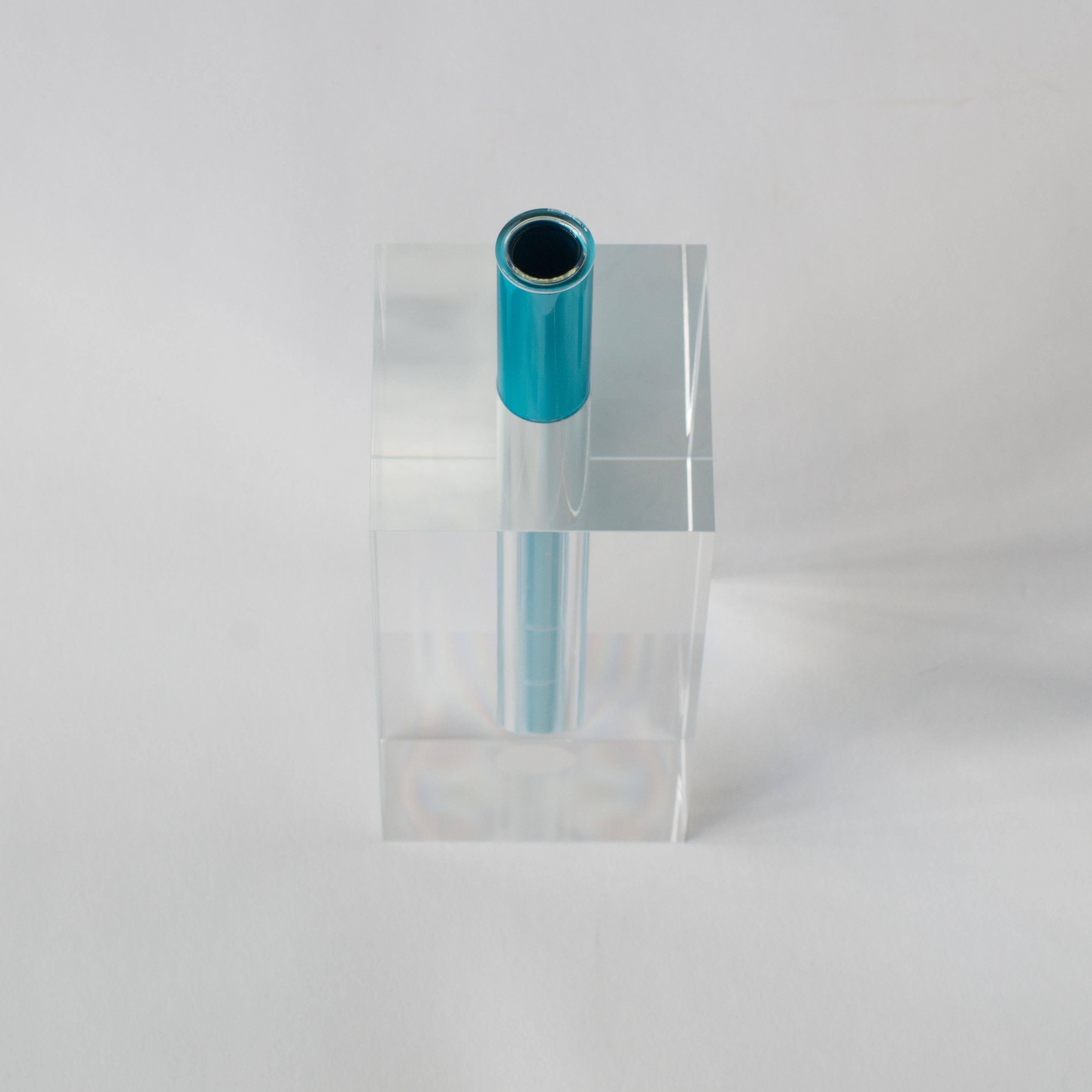 Postmoderno Vaso in acrilico Shiro Kuramata Blu in vendita