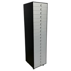 Shiro Kuramata Progetti meuble de rangement Compiuti à 19 tiroirs pour Cappellini