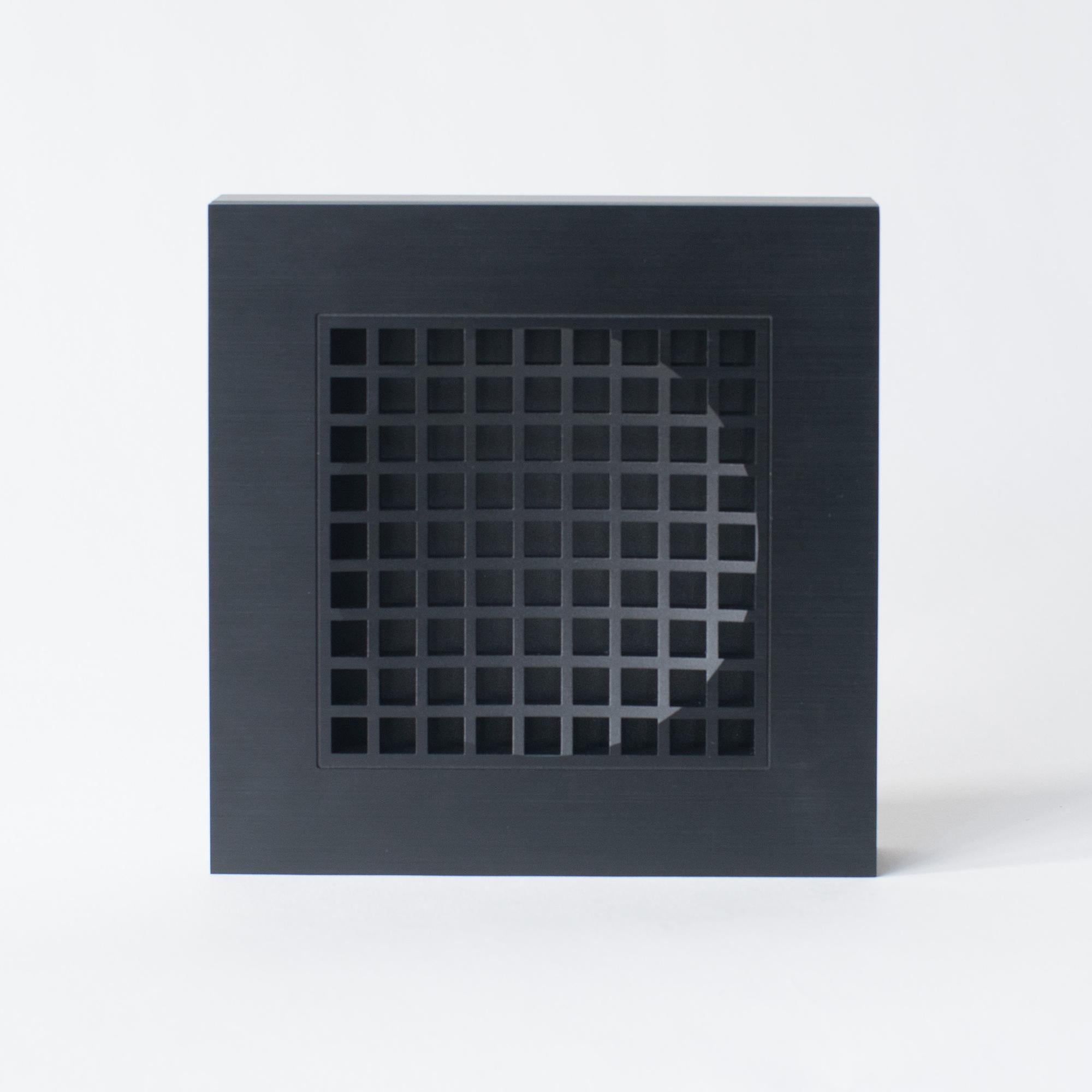 Shiro Kuramata Spiral-Aschenbecher1 Minimalistisches japanisches Design (Gemalt) im Angebot
