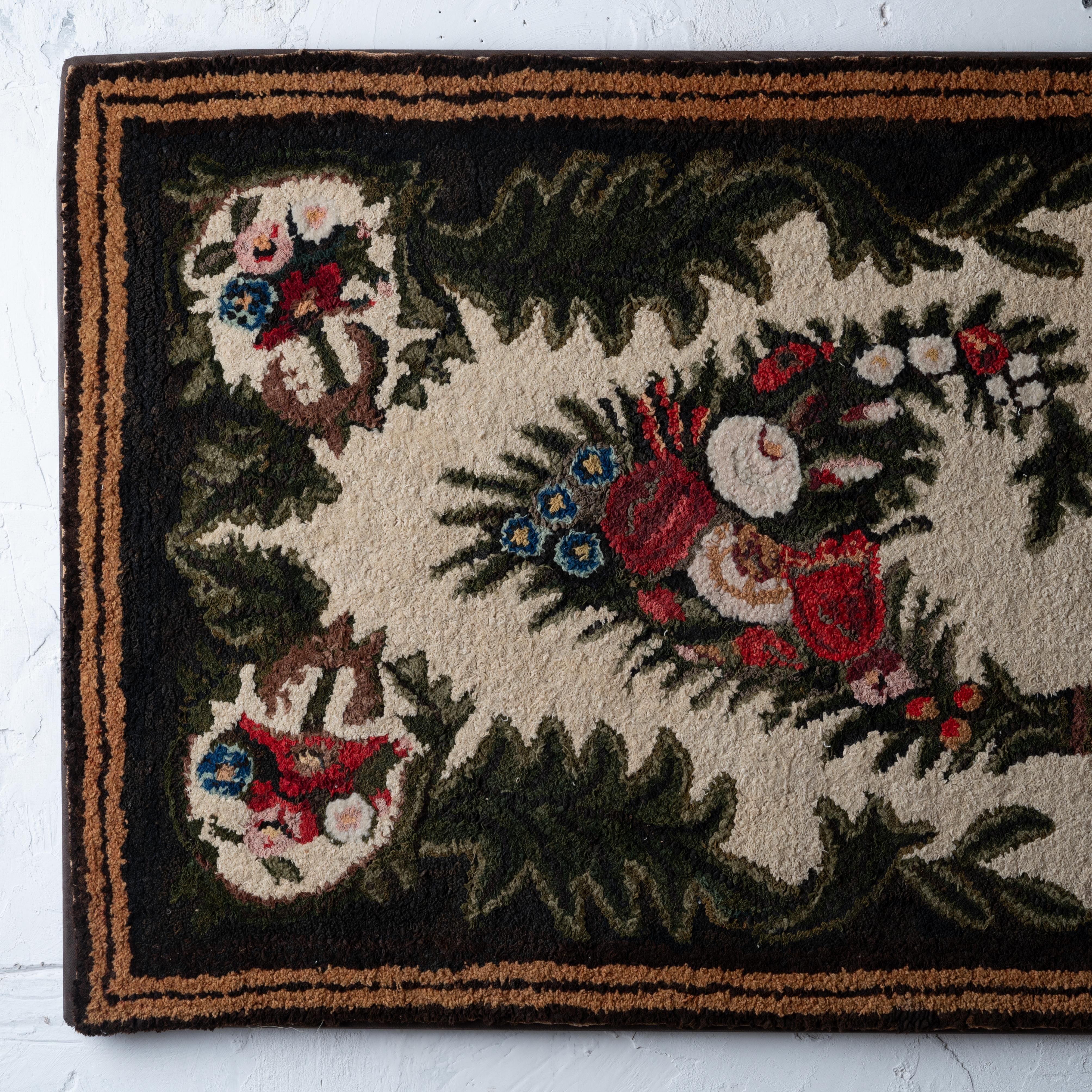 Raschelteppich, um 1850 (Handgeknüpft) im Angebot