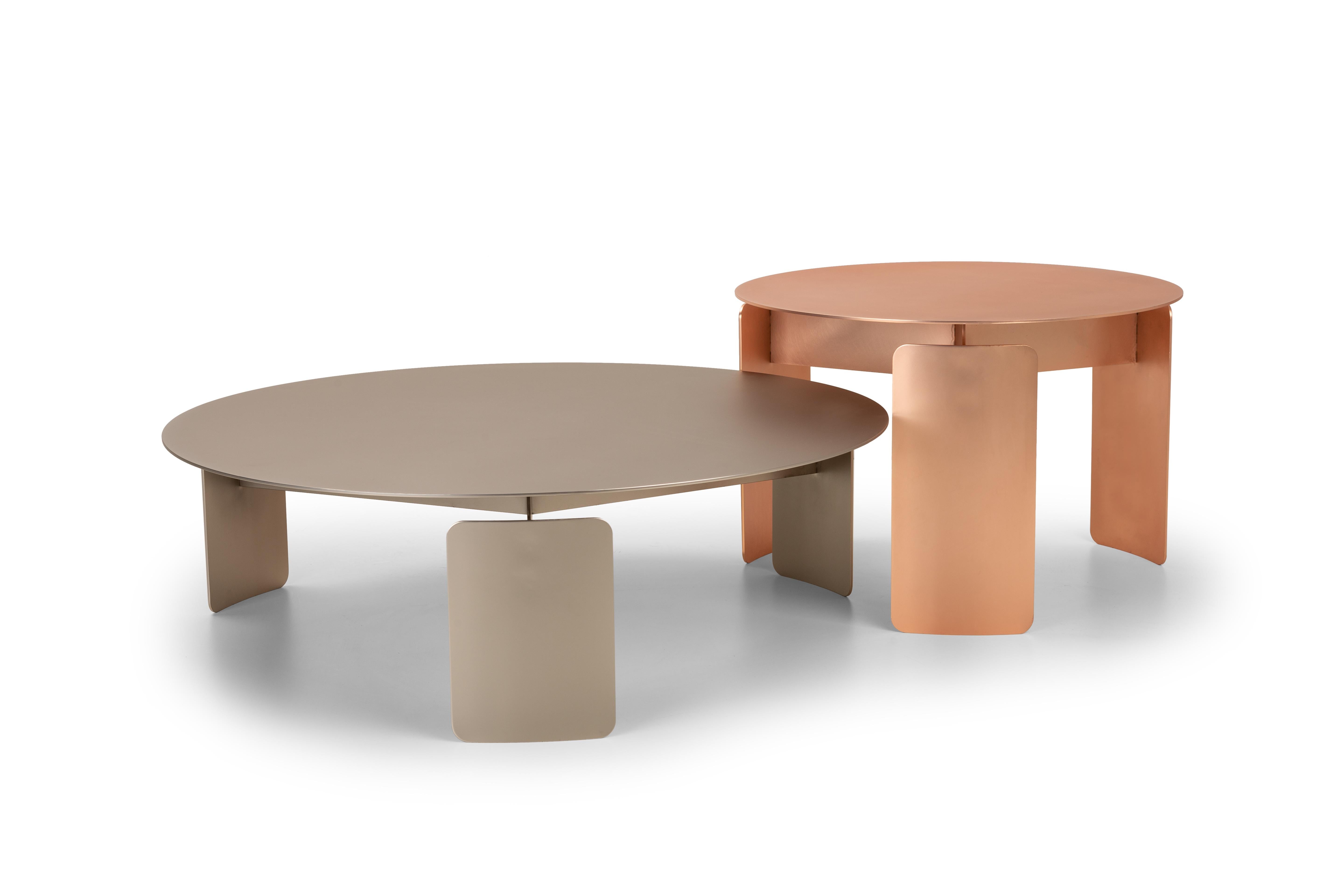 Contemporary Shirudo Round Side Table/ Coffee Table, Matte Clouded Bronze Finish by Mingardo For Sale