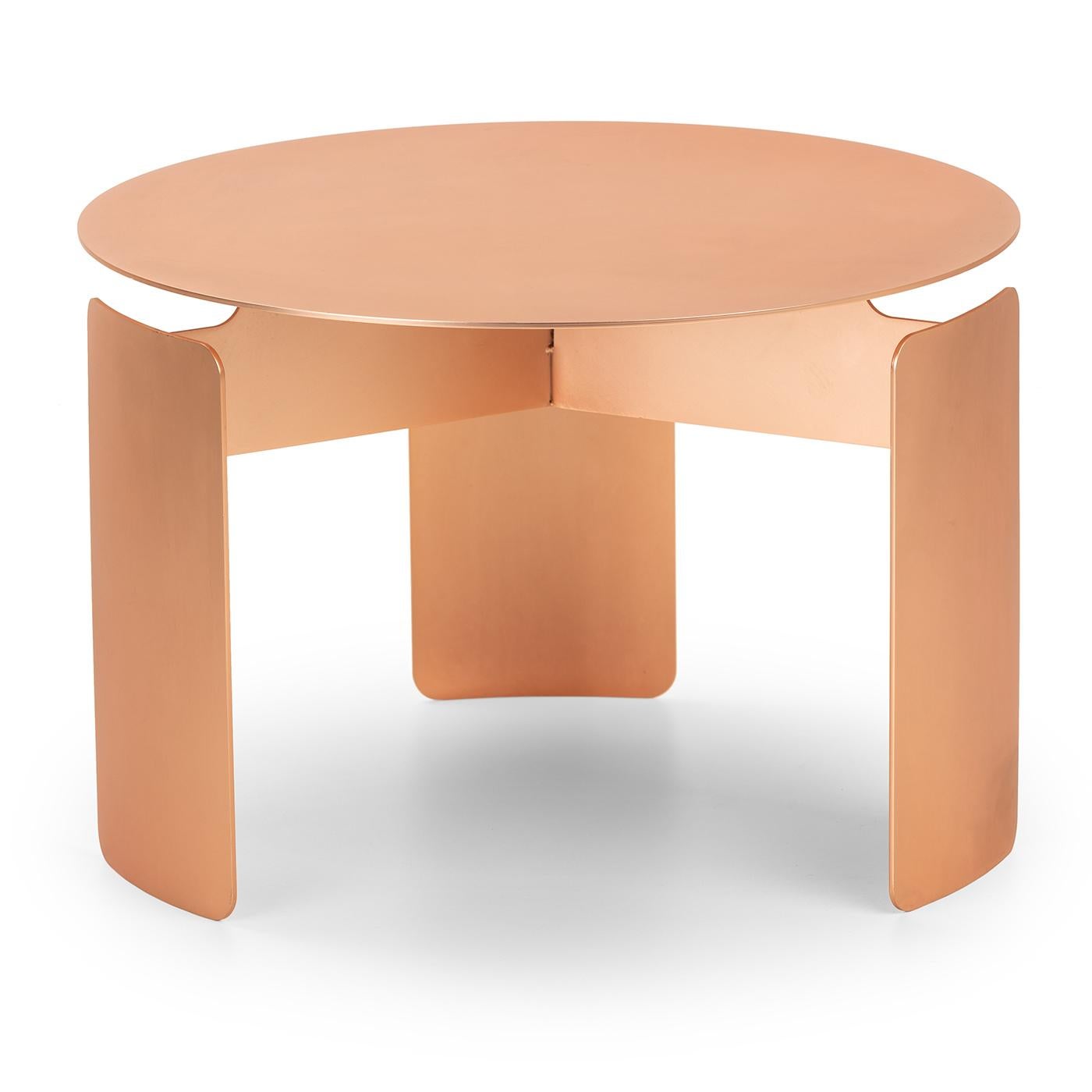The unexpected perspectives of this Avant Garde, contemporary coffee table by Finnish designer Elisa Honaken are perfectly rendered by Mingardo's masterful hands. The iron structure has a satin powder pink finish that enhances the soft curves of the