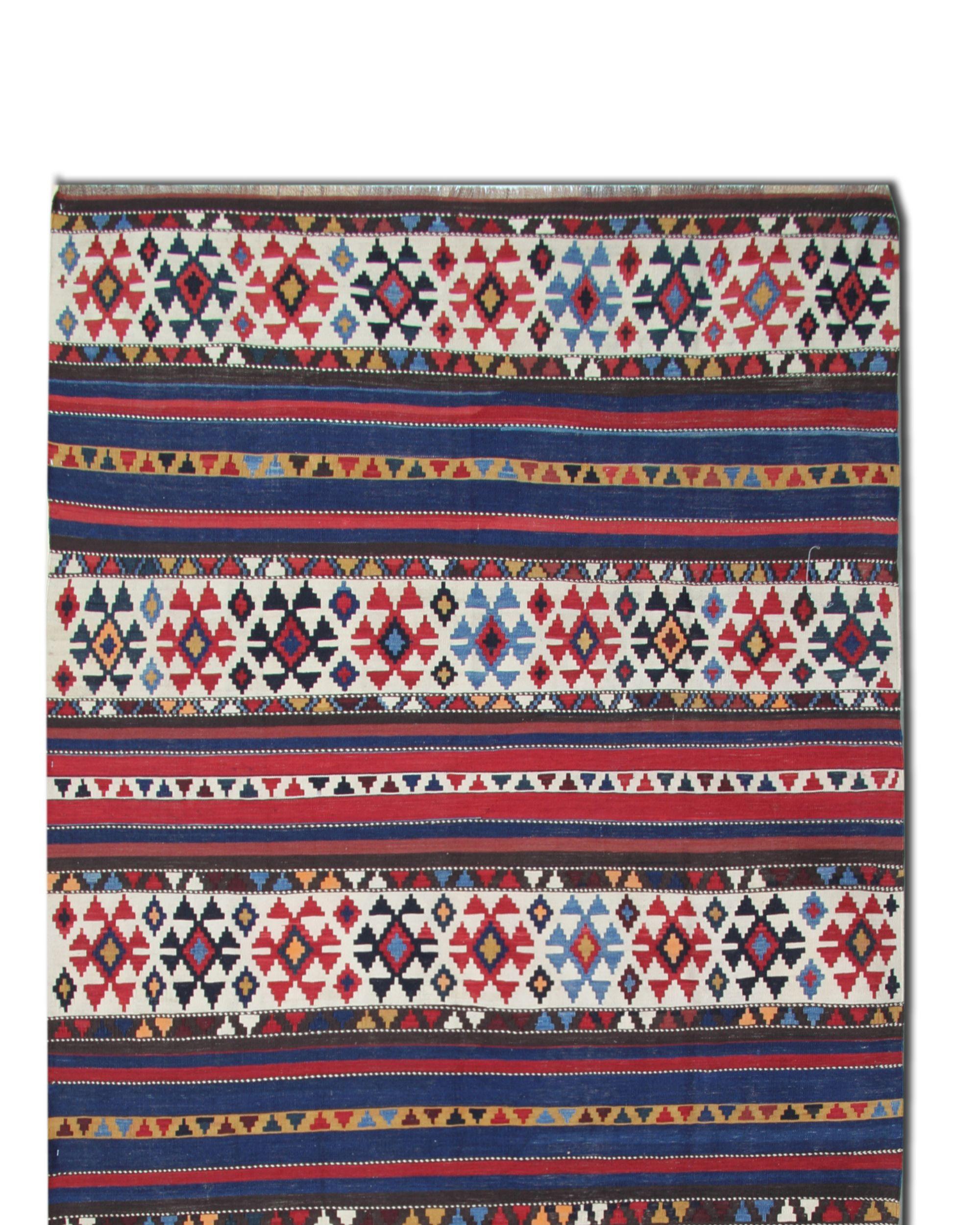 Shirvan Kilim Runner Rug 1940s, Tribal Striped Geometric Wool 340x160cm In Excellent Condition For Sale In Wembley, GB