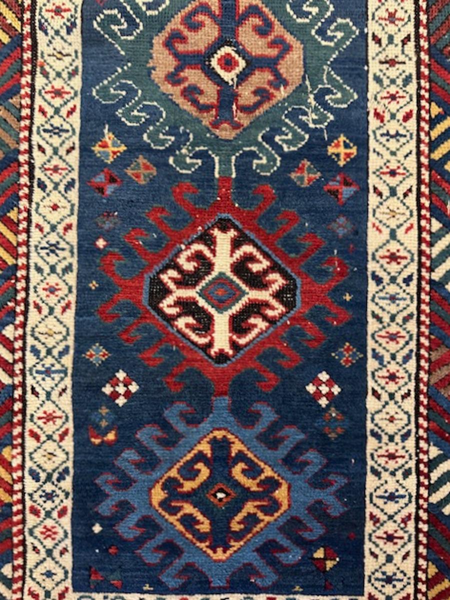 Tessuto a mano Shirvan long rug in vendita