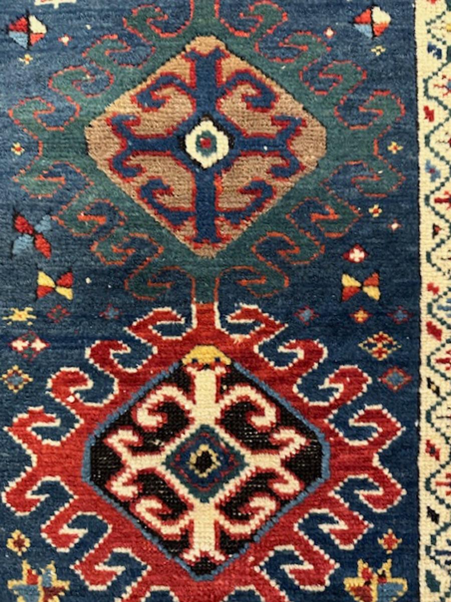 Lana Shirvan long rug in vendita