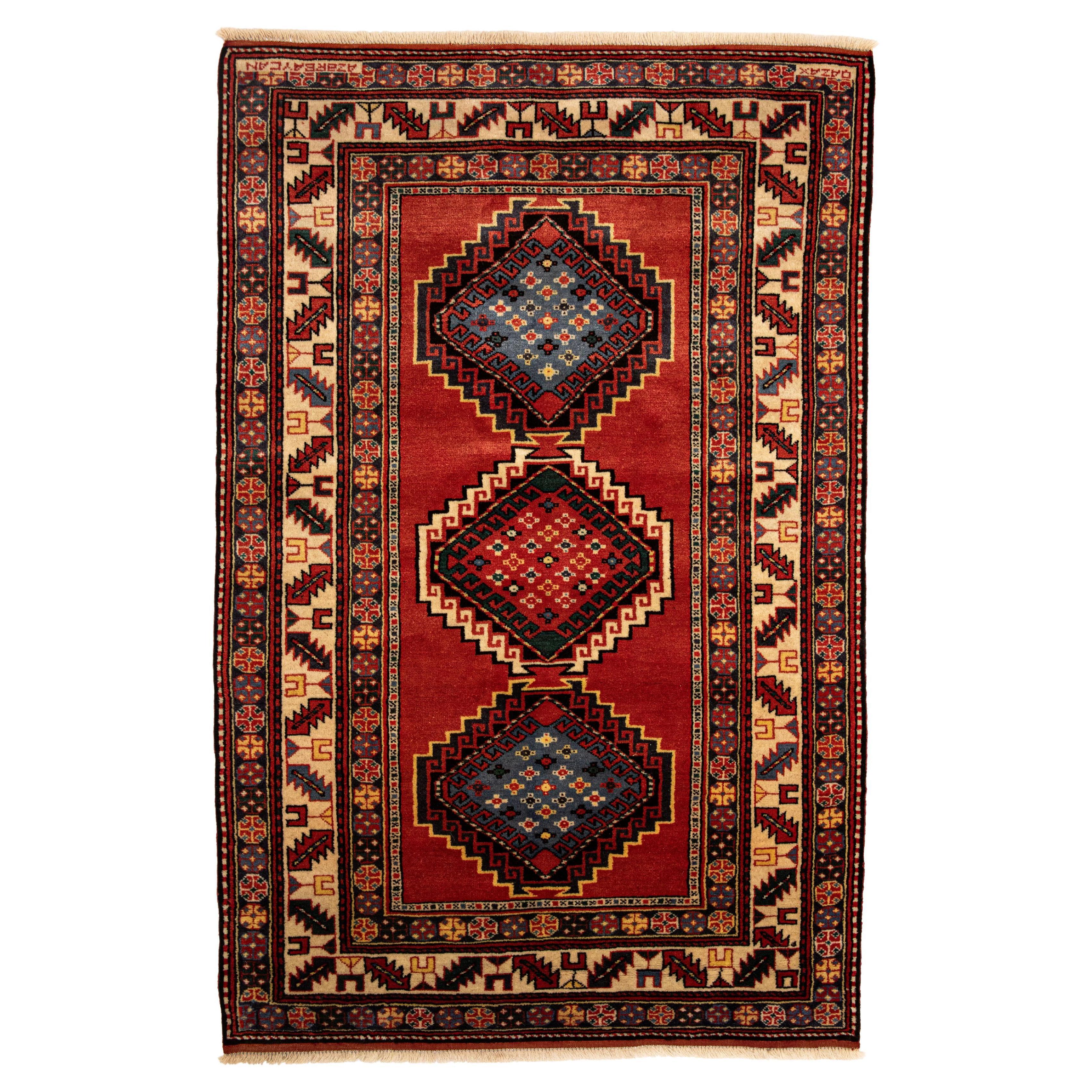 nouveau tapis caucasien fait main de Shirvan, sélectionné par le musée