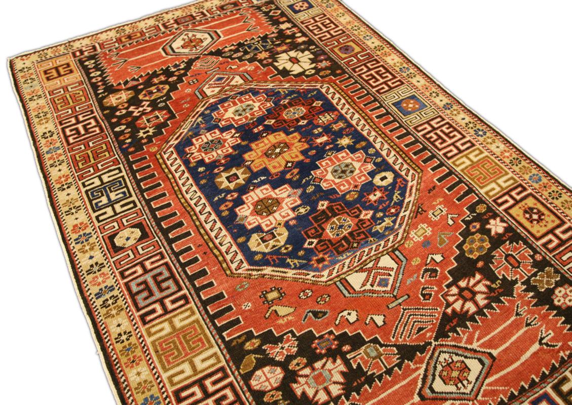 Noué à la main Tapis Shirvan Caucasien en vente