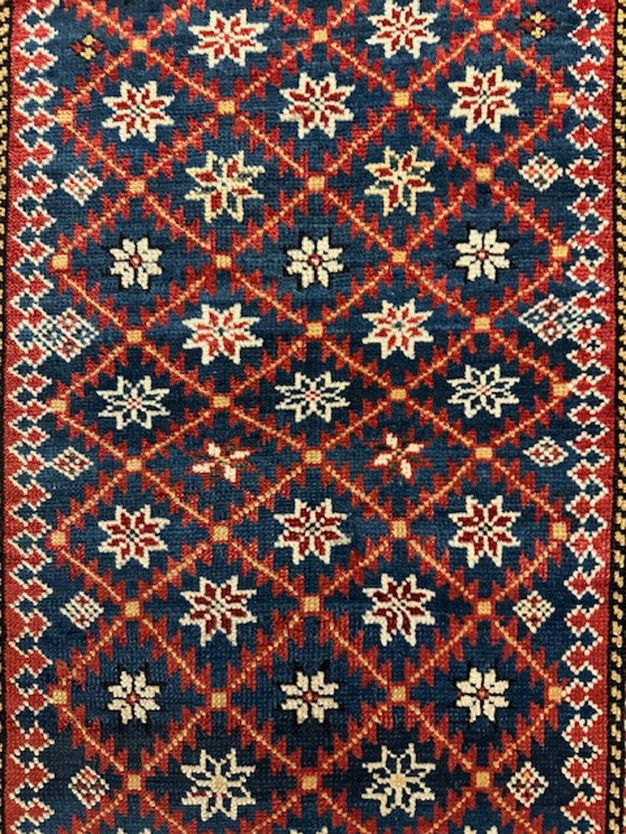 Tessuto a mano Tappeto Shirvan in vendita