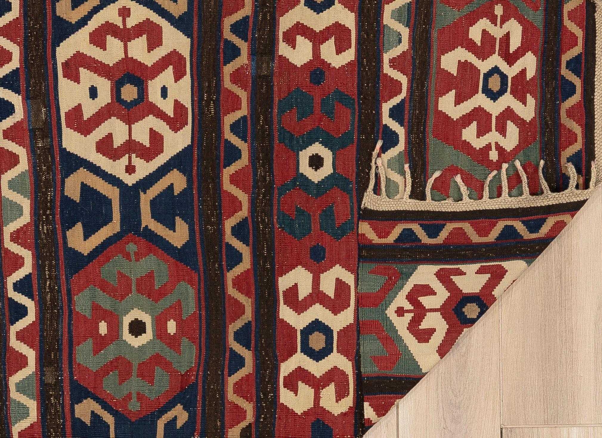 Tapis Shirvan Excellent état - En vente à Paradise Valley, AZ
