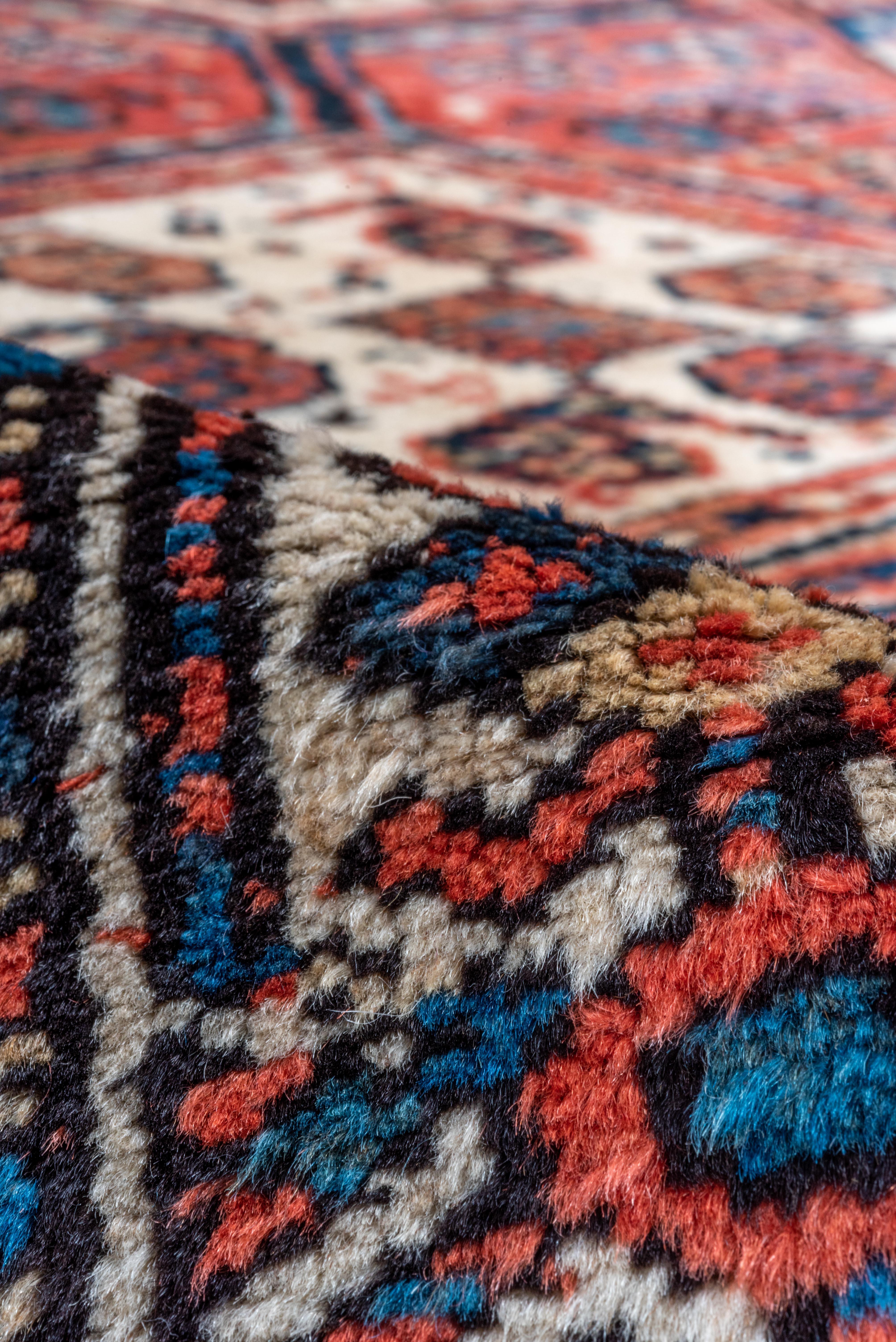 Shirvan Rug – Hexagonal Medallion Pattern in Rich Reds and Blues In Good Condition For Sale In New York, NY