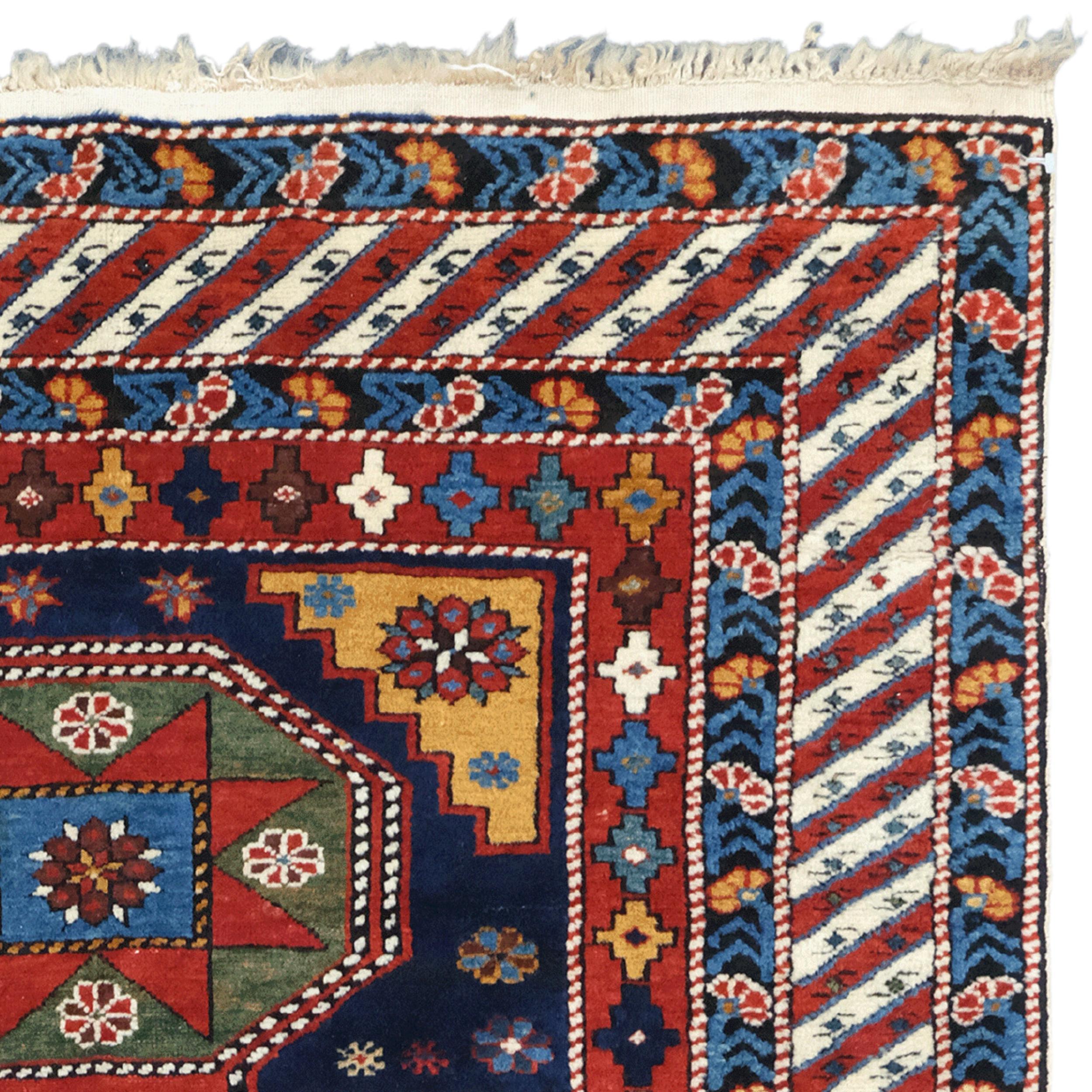 Shirvan-Teppich – Kaukasischer Schirwan-Teppich aus der Mitte des 19. Jahrhunderts (Wolle) im Angebot