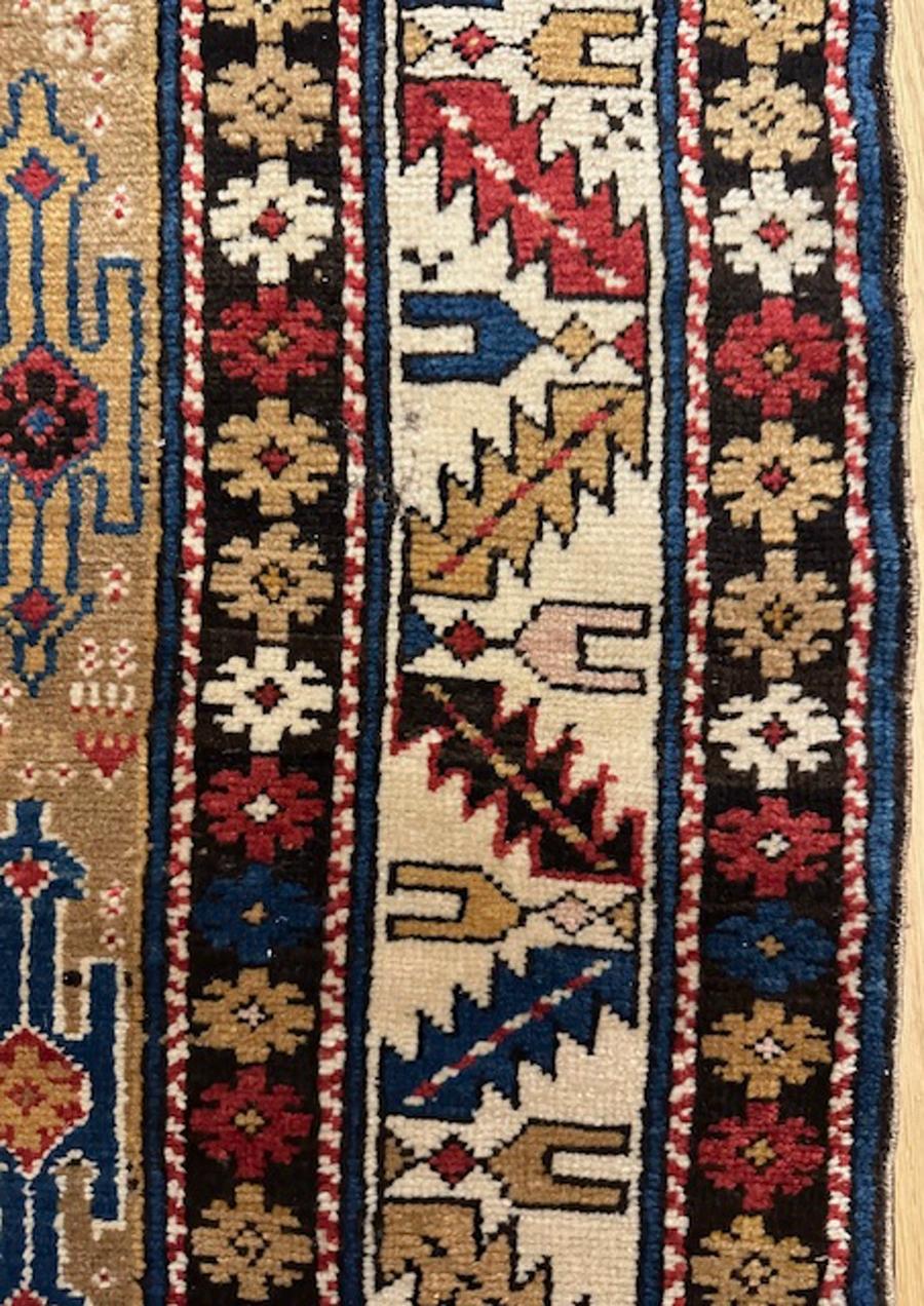 Corridore di Shirvan In condizioni buone in vendita a NEW YORK, NY