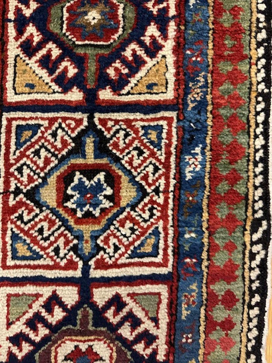 Shirvan runner Bon état - En vente à NEW YORK, NY