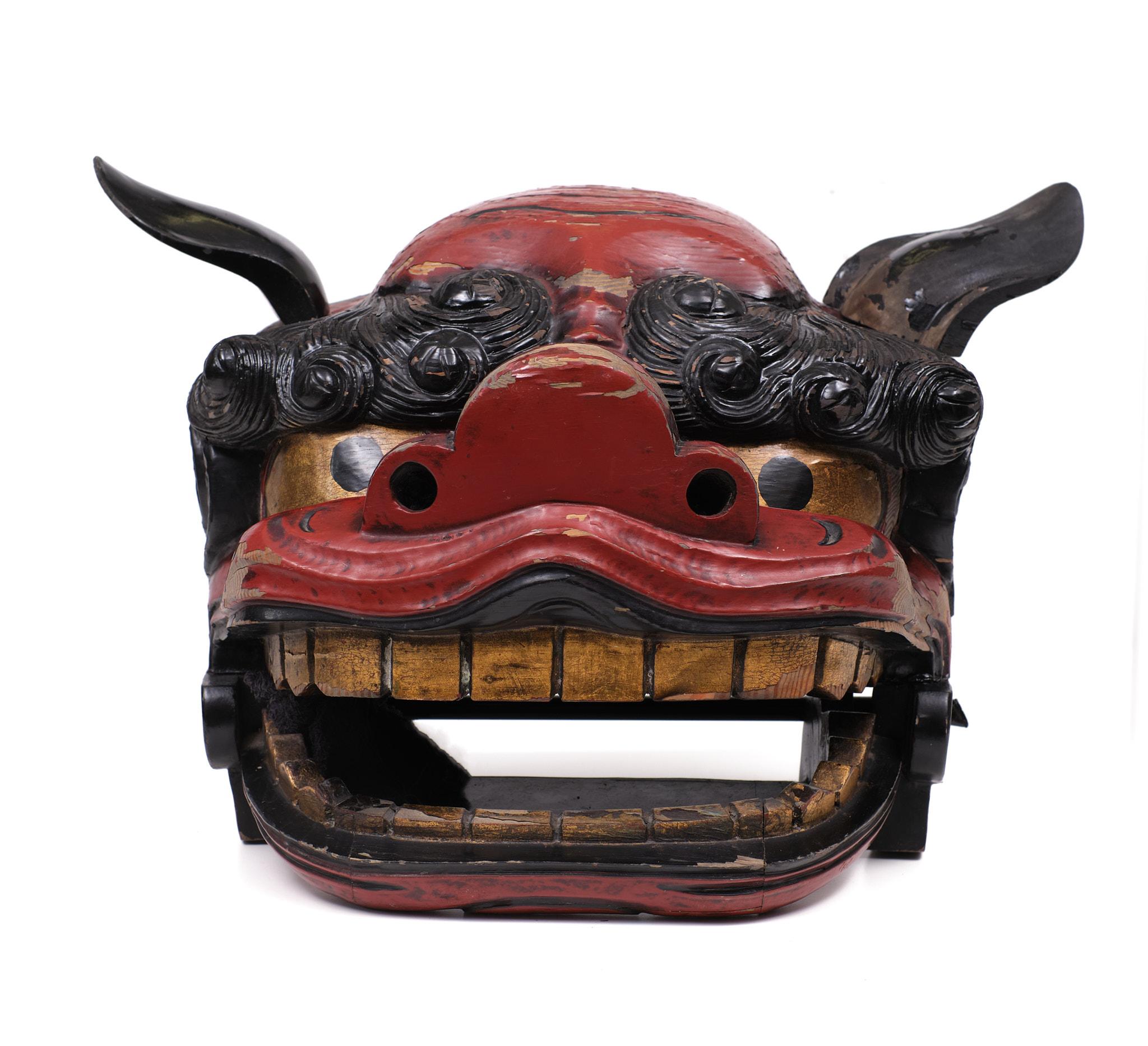 Shishi Gesichtsmaske Japan 1940er Jahre  (Holz) im Angebot