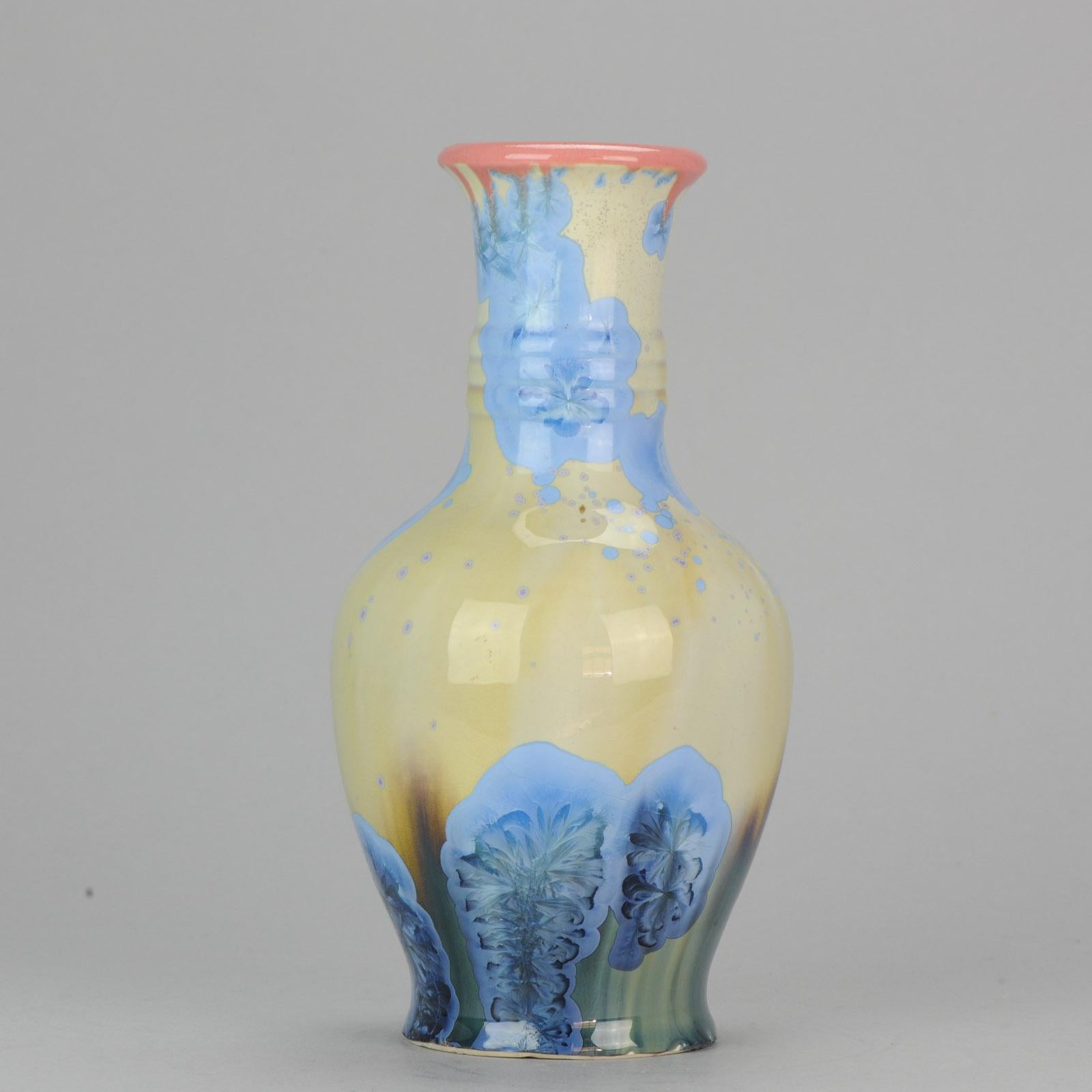 Very nice vase, high quality. Innovative Crystalline glaze used in Shiwan in the 1970s-1980s. A true masterpiece. This is teh antique of the future.

Provenance: Bought in the 1980s in China. Afterwards exhibited and on loan to the Leiden Museum