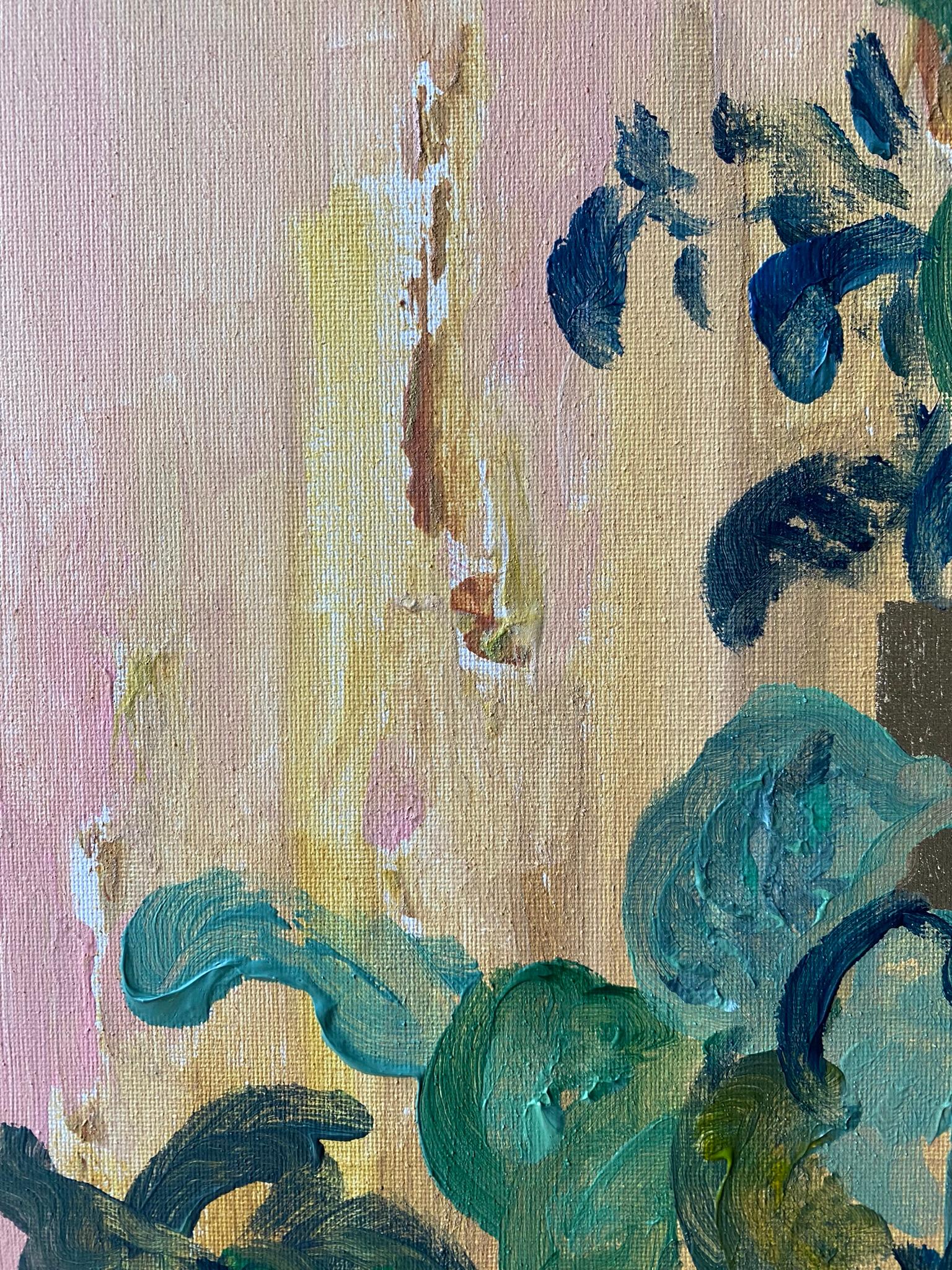 Shizico intreccia lo spazio, la trama e l'ordito dei paesaggi con i portali dorati e il fogliame del suo giardino, creando una miscela armoniosa di texture e colori, unendo senza soluzione di continuità il suo caratteristico linguaggio visivo della