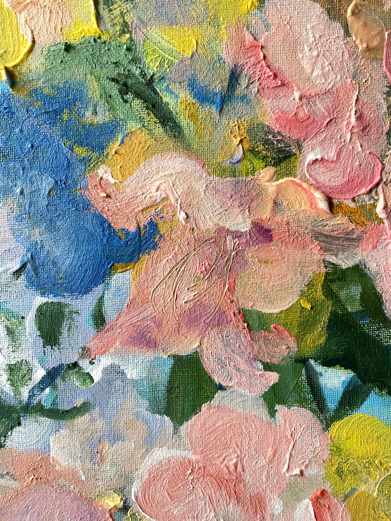 Questo quadro segna il gioioso ritorno di Shizico Yi alla pittura en plein air nel suo giardino, dopo una stagione di tempeste e ondate di calore che si sono alternate in modo imprevedibile.
Verso la fine di luglio, il tempo si era addolcito,