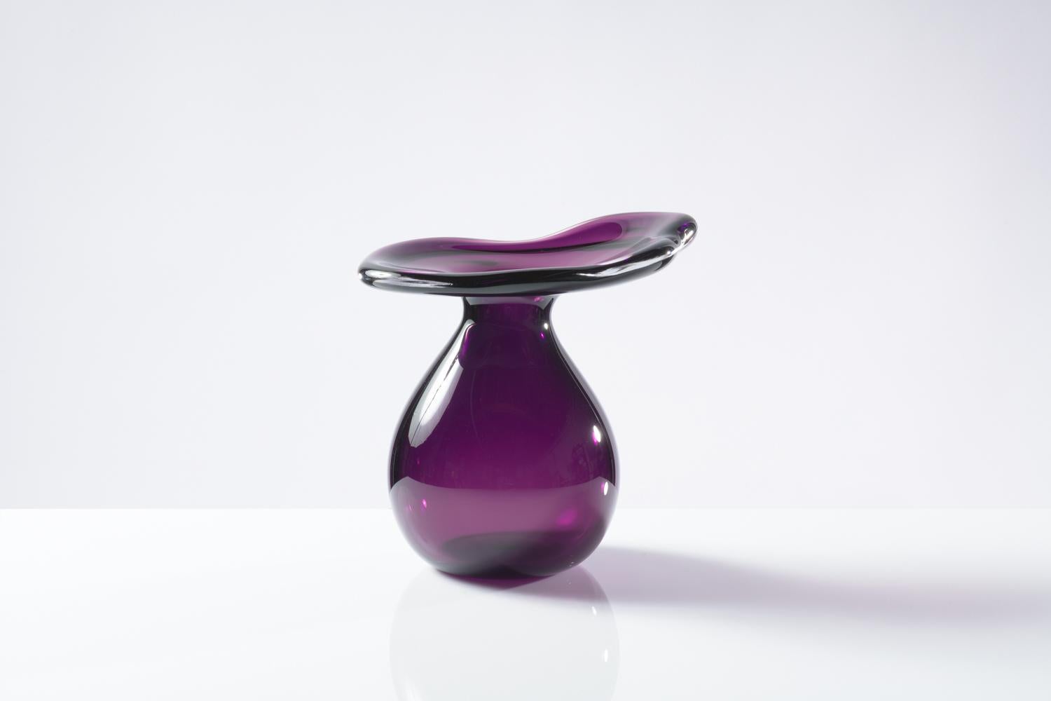 Runde Shizuku-Vase (21. Jahrhundert und zeitgenössisch) im Angebot