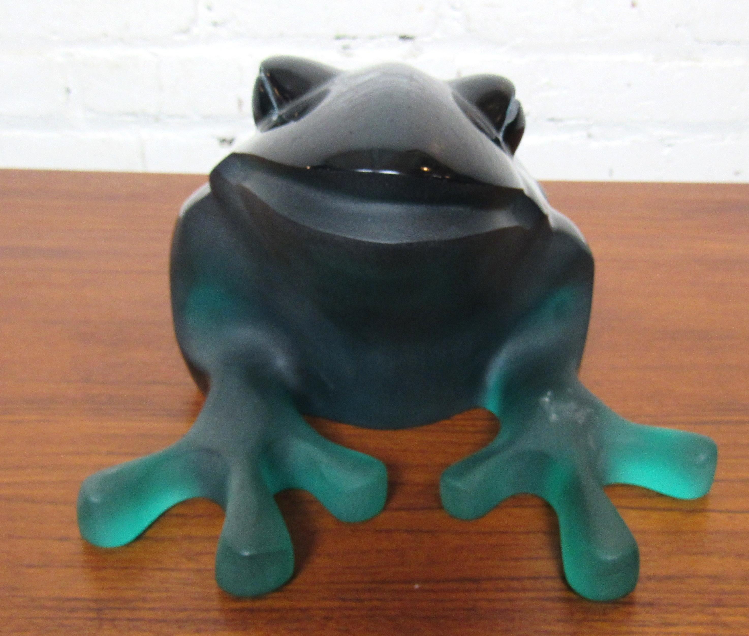 Beautiful sculpture of a frog with polished body and flat acrylic feet.
Location: Brooklyn NY
