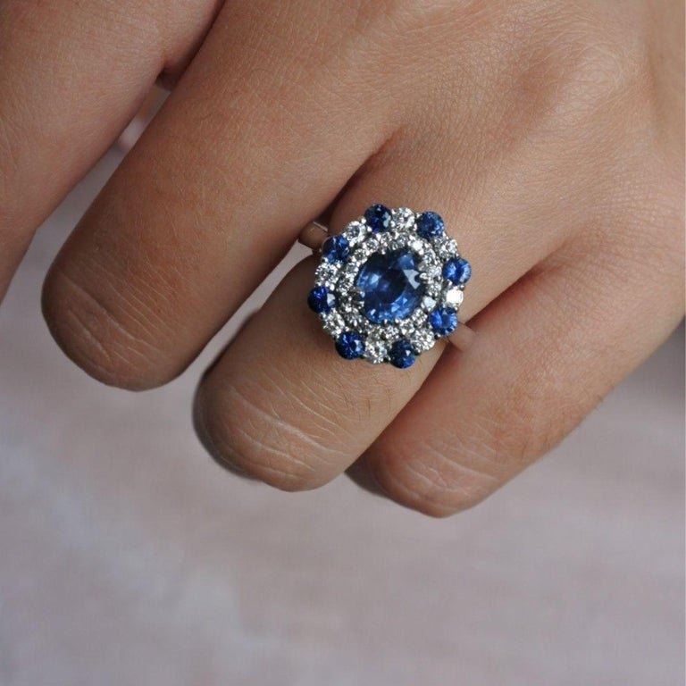 2.50 Carat GIA Certified Natural Blue Sapphire and Diamonds Ring 18K White Gold For Sale 4