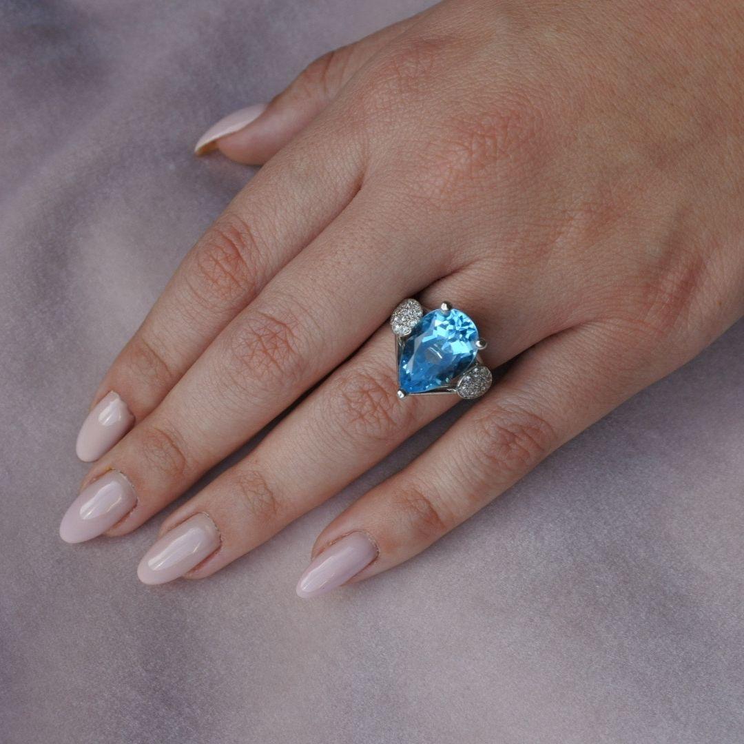 Women's 8.00 Carat Blue Topaz and Diamonds Ring in 14 Karat White Gold - Shlomit Rogel For Sale