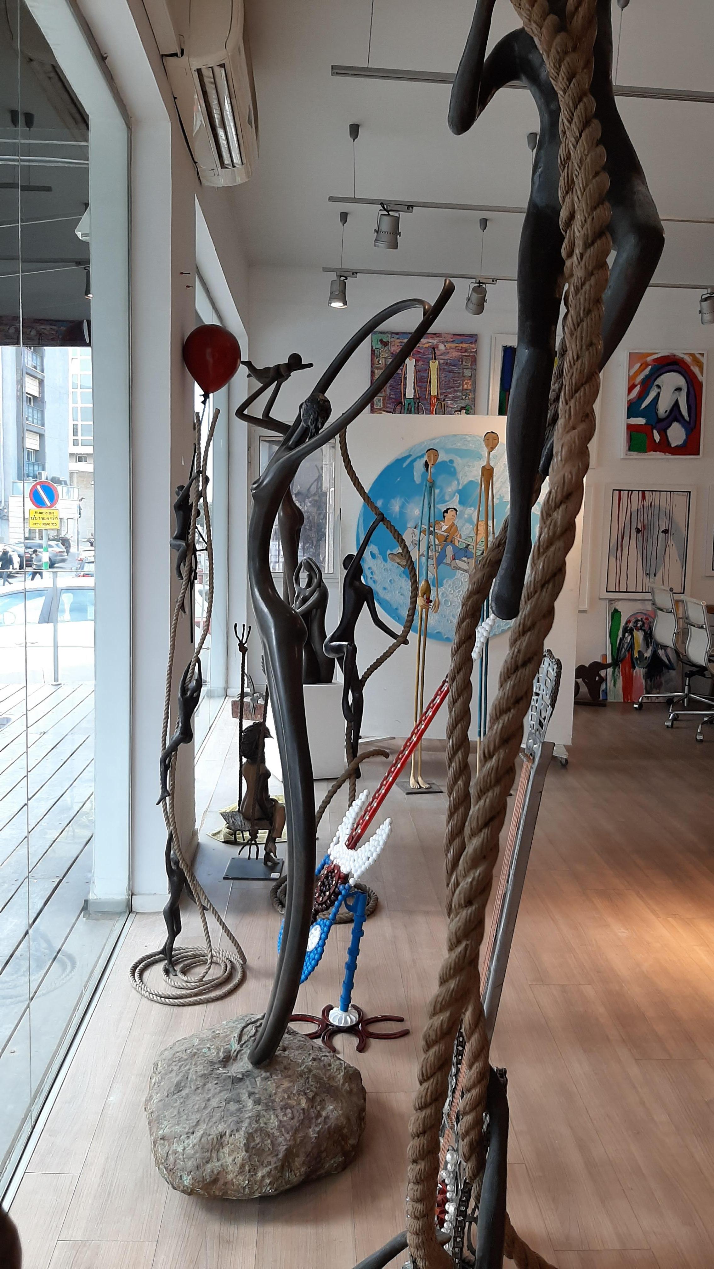 Shmu, Flying to the moon, on a swing acrylique et mixed media sur toile en vente 6