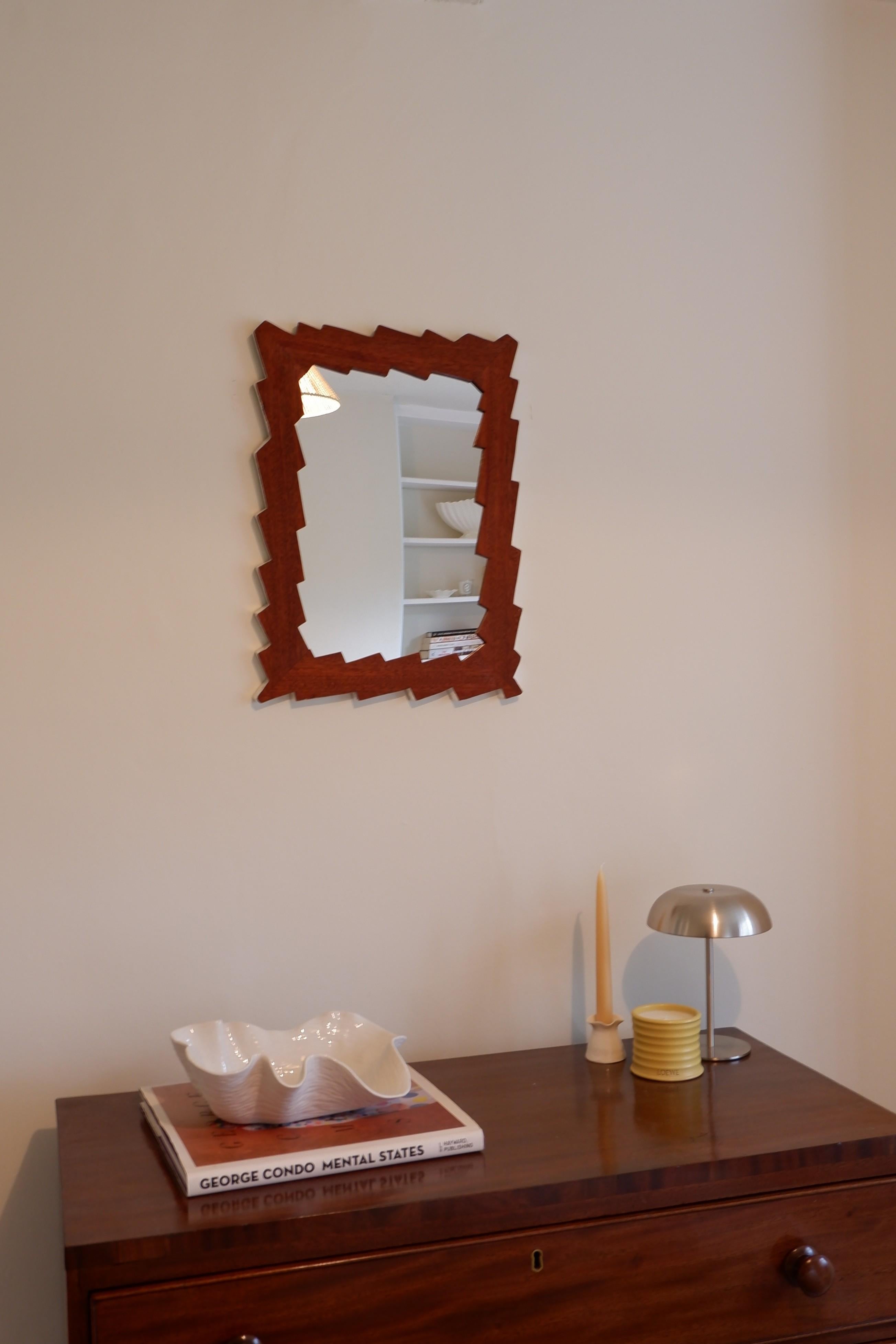 Postmoderno Specchio Shocking, legno Sapele scuro con doratura in alluminio. Studio Josh Page in vendita