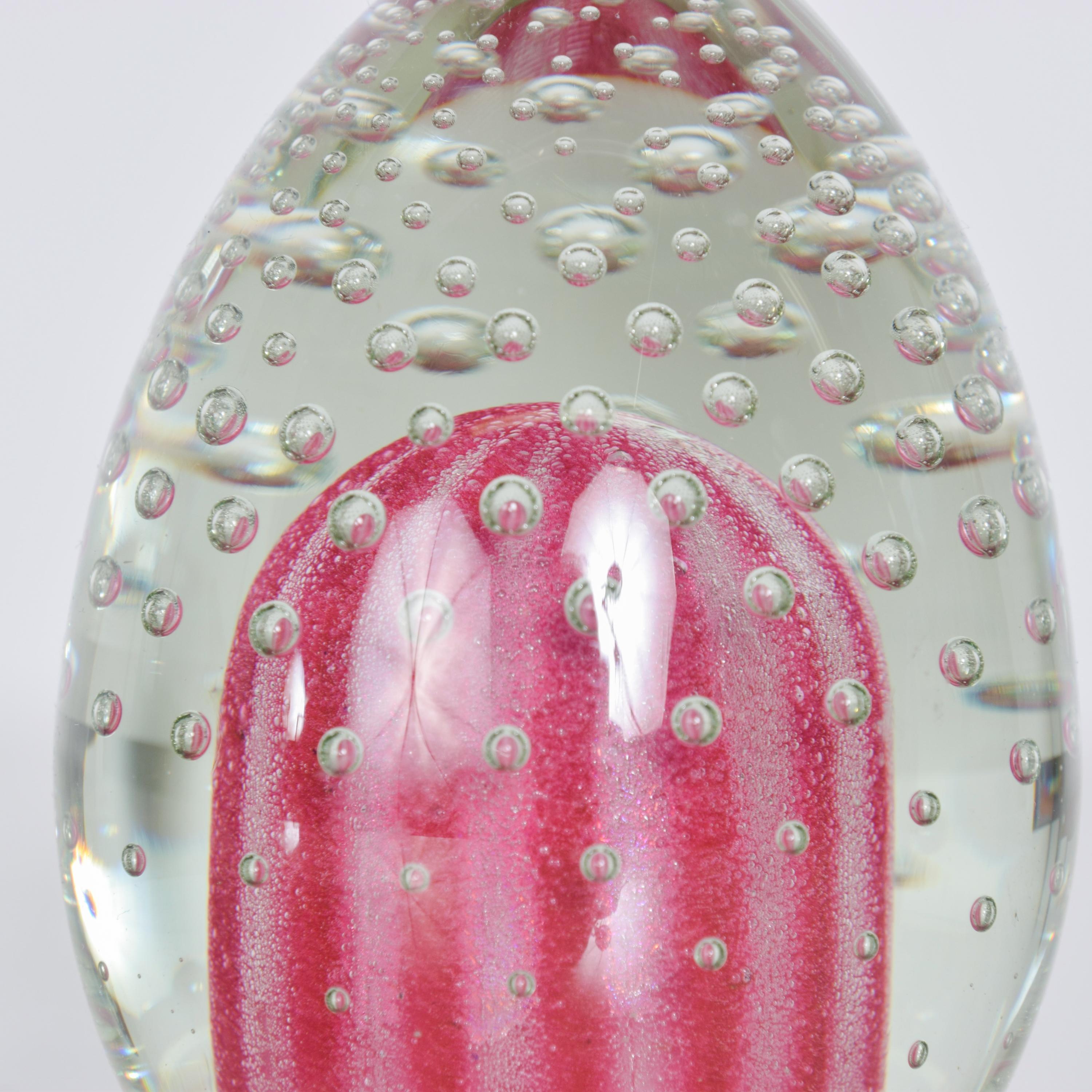 Modern Shocking Pink Paperweight Art Glass Egg Controlled Bubble Tapio Wirkkala Style For Sale