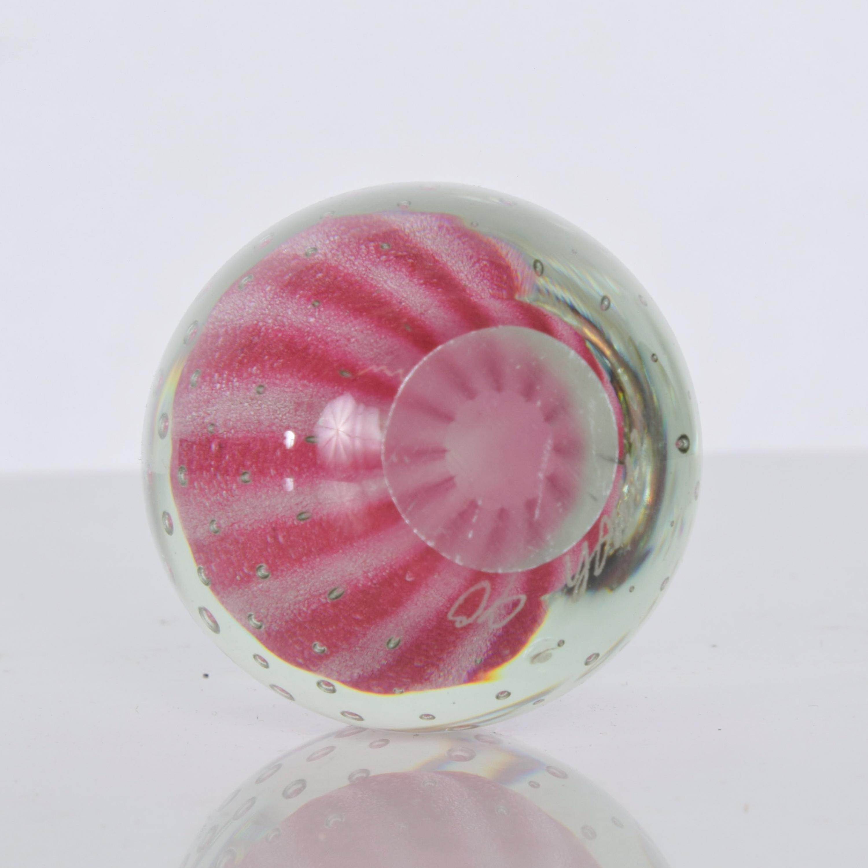 Shocking Pink Paperweight Art Glass Egg Controlled Bubble Tapio Wirkkala Style For Sale 1