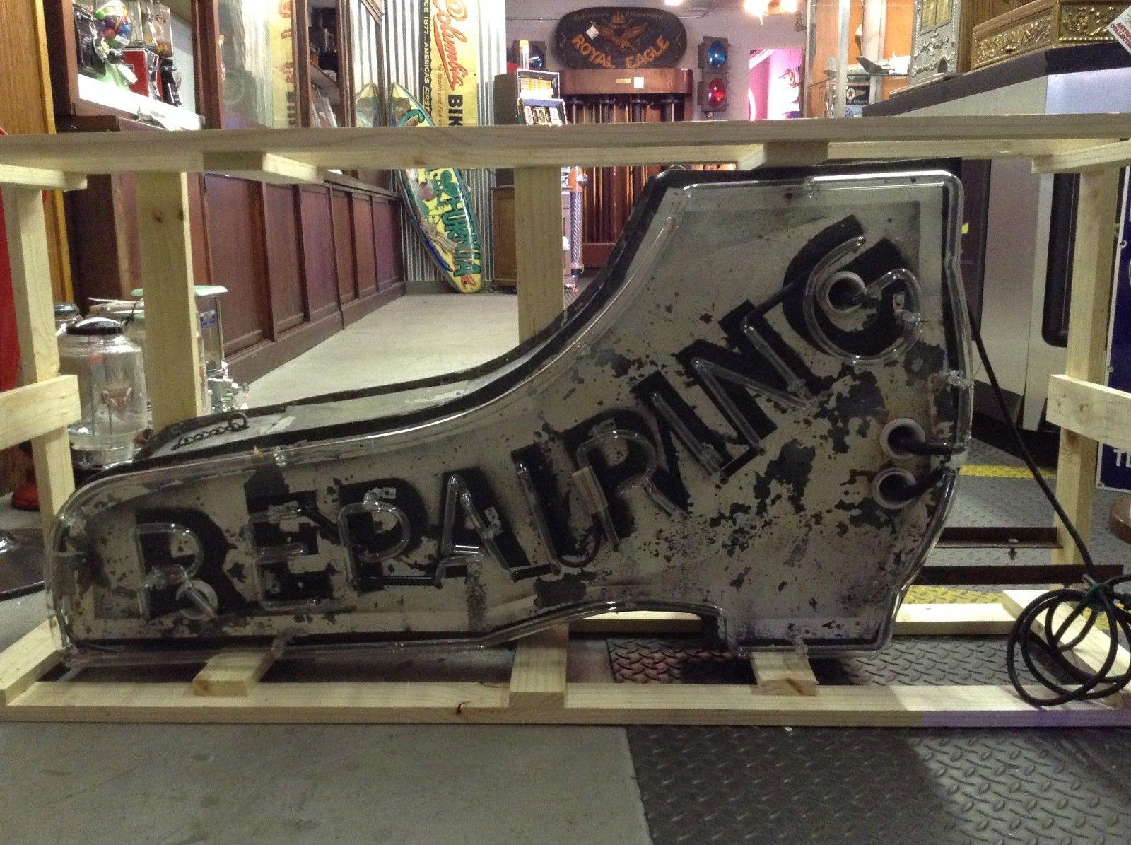 Mid-20th Century Shoe REPAIRING Single Sided Neon Cobbler Sign For Sale