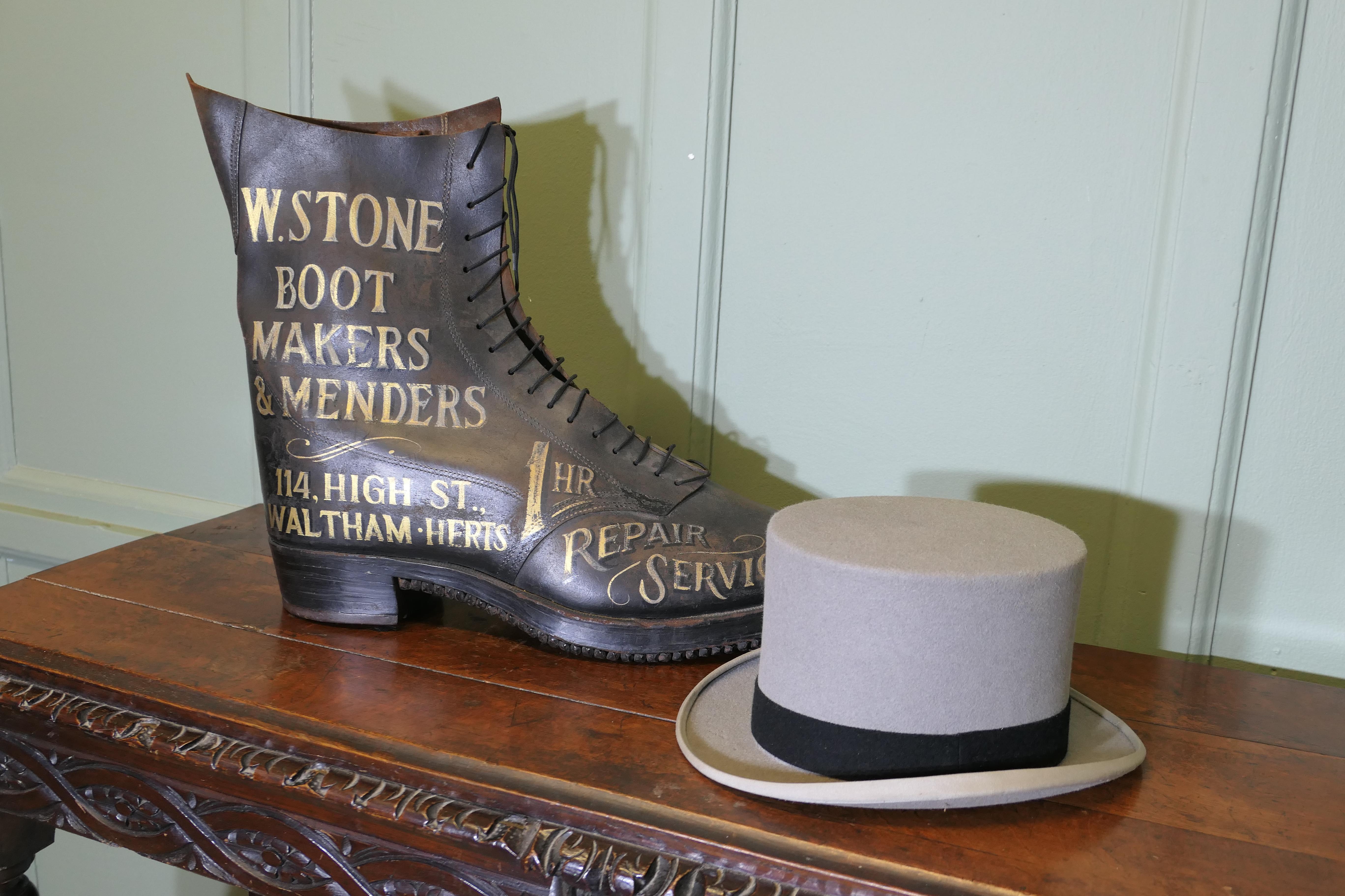 Shoe Shop or Cobblers Trade Sign, Leather Hob Nail Boot en vente 1