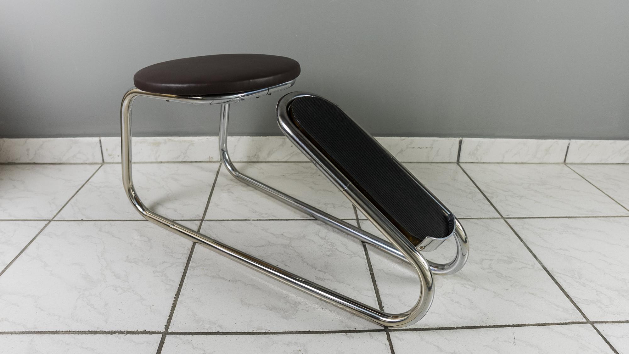 Shoe Stool with a Seat, and a Mirror Stand Set, Vienna, circa 1920s For Sale 5