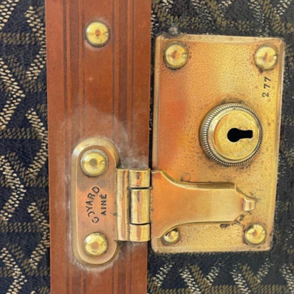 Shoe trunk In Good Condition For Sale In Paris, FR