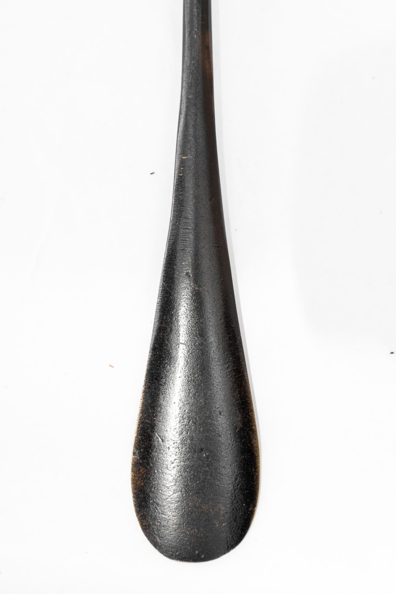 Mid-Century moderno Shoehorn Shows a Cat by Walter Bosse Around, 1950s in vendita