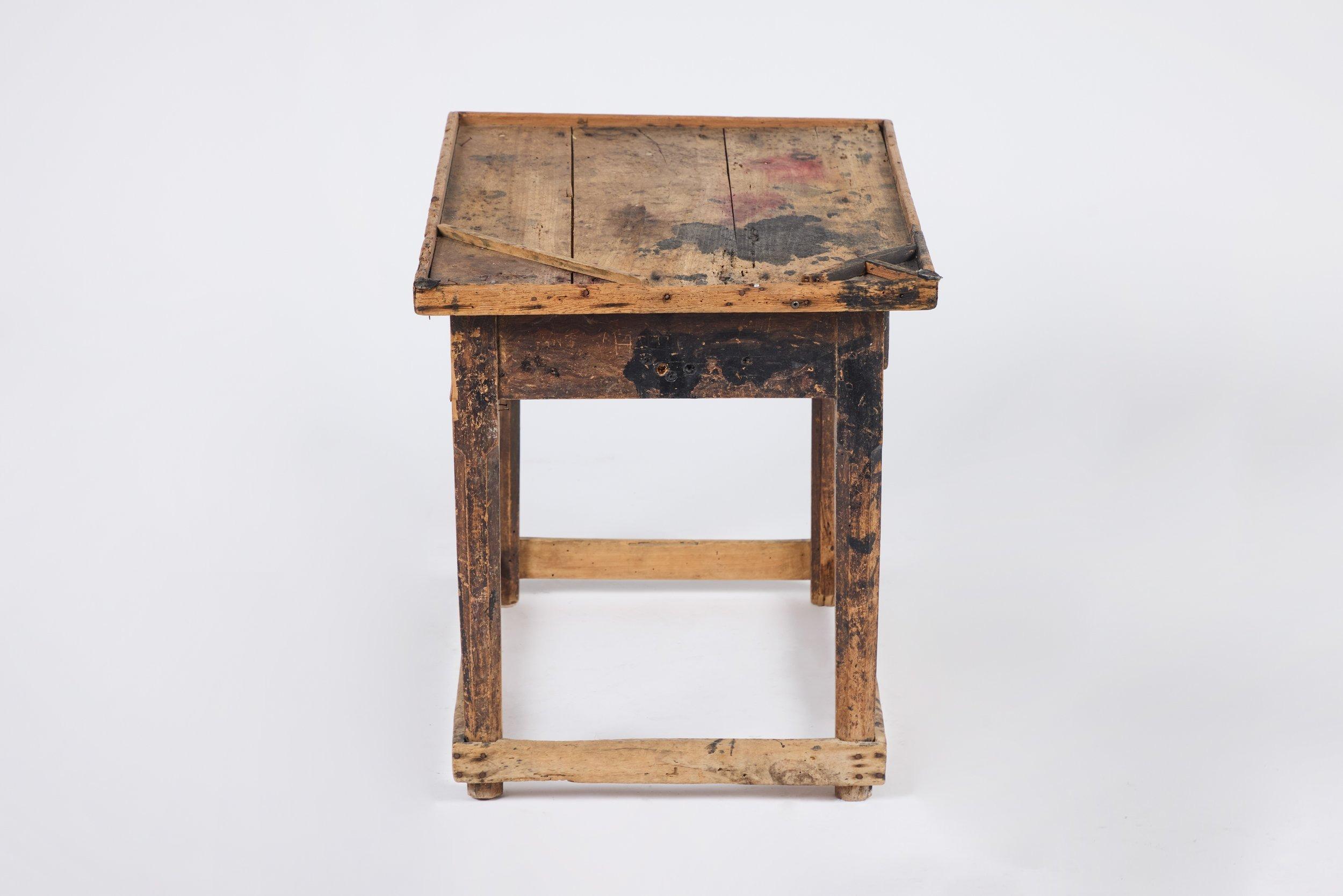 XVIIIe siècle La table du cordonnier en vente