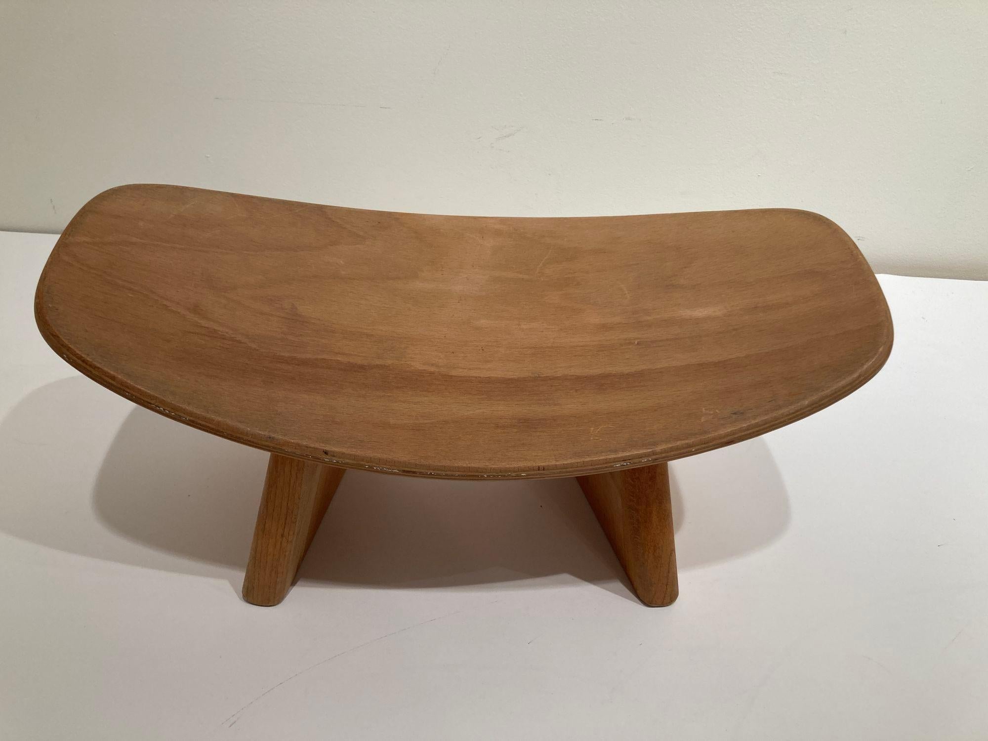 French meditation wood Shoggi stool by Alain Gaubert, Beechwood, 1980s.
Shoggi stool, tabouret by Alain Gaubert, created in 1950's in France.
Made from Beechwood woth a smooth, organic form.
Created and signed by Alain Gaubert in 1980, very pure