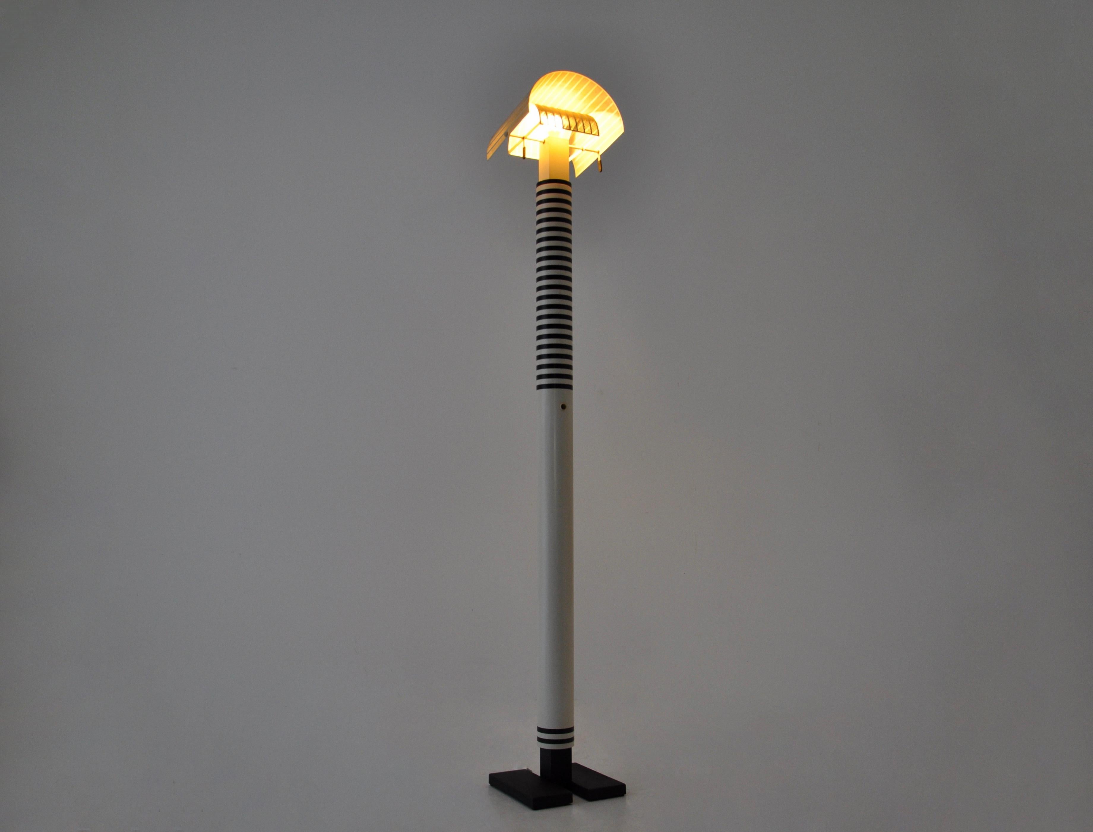 Shogun Stehlampe von Mario Botta für Artemide, 1980er Jahre (Moderne der Mitte des Jahrhunderts) im Angebot