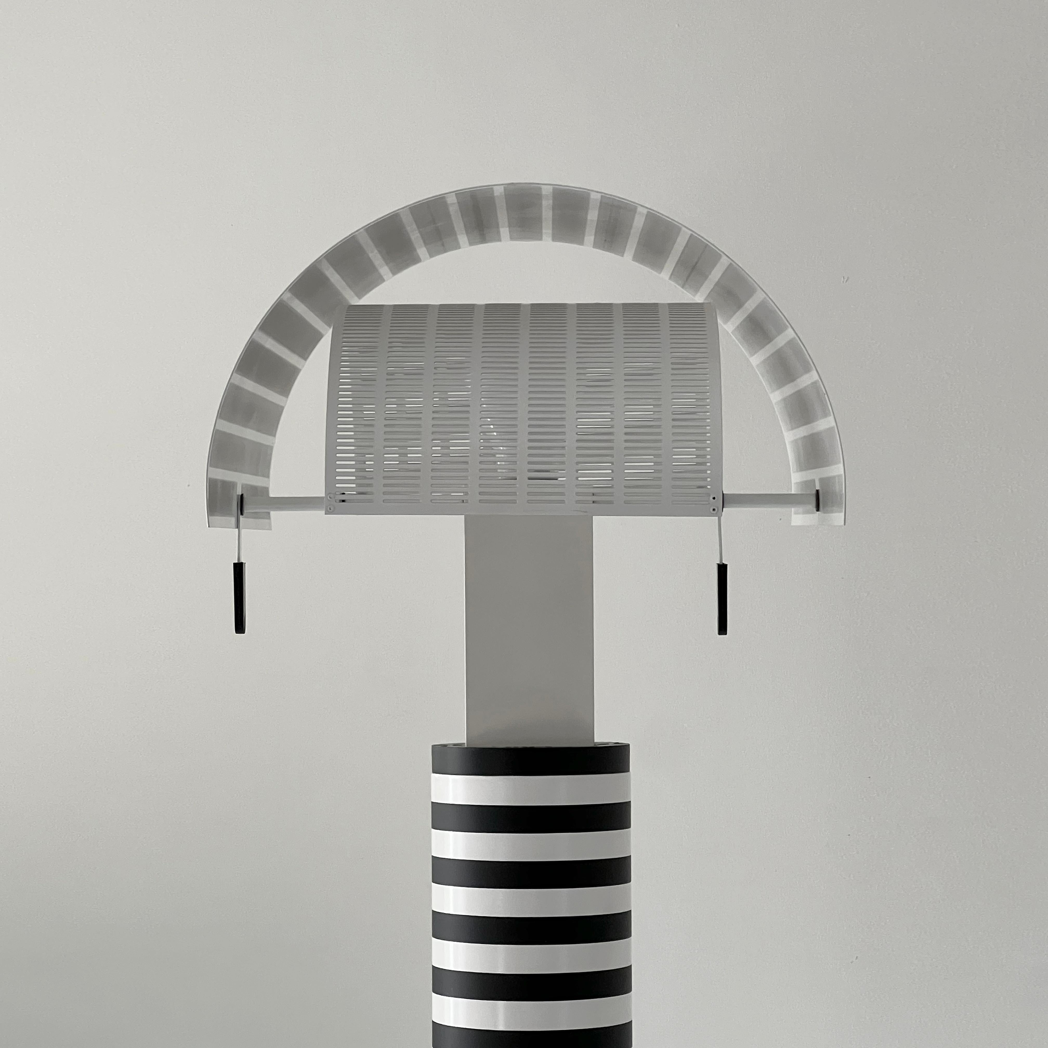 'Shogun' Floor Lamp by Mario Botta for Artemide, Italy, 1980s In Good Condition For Sale In Milano, IT