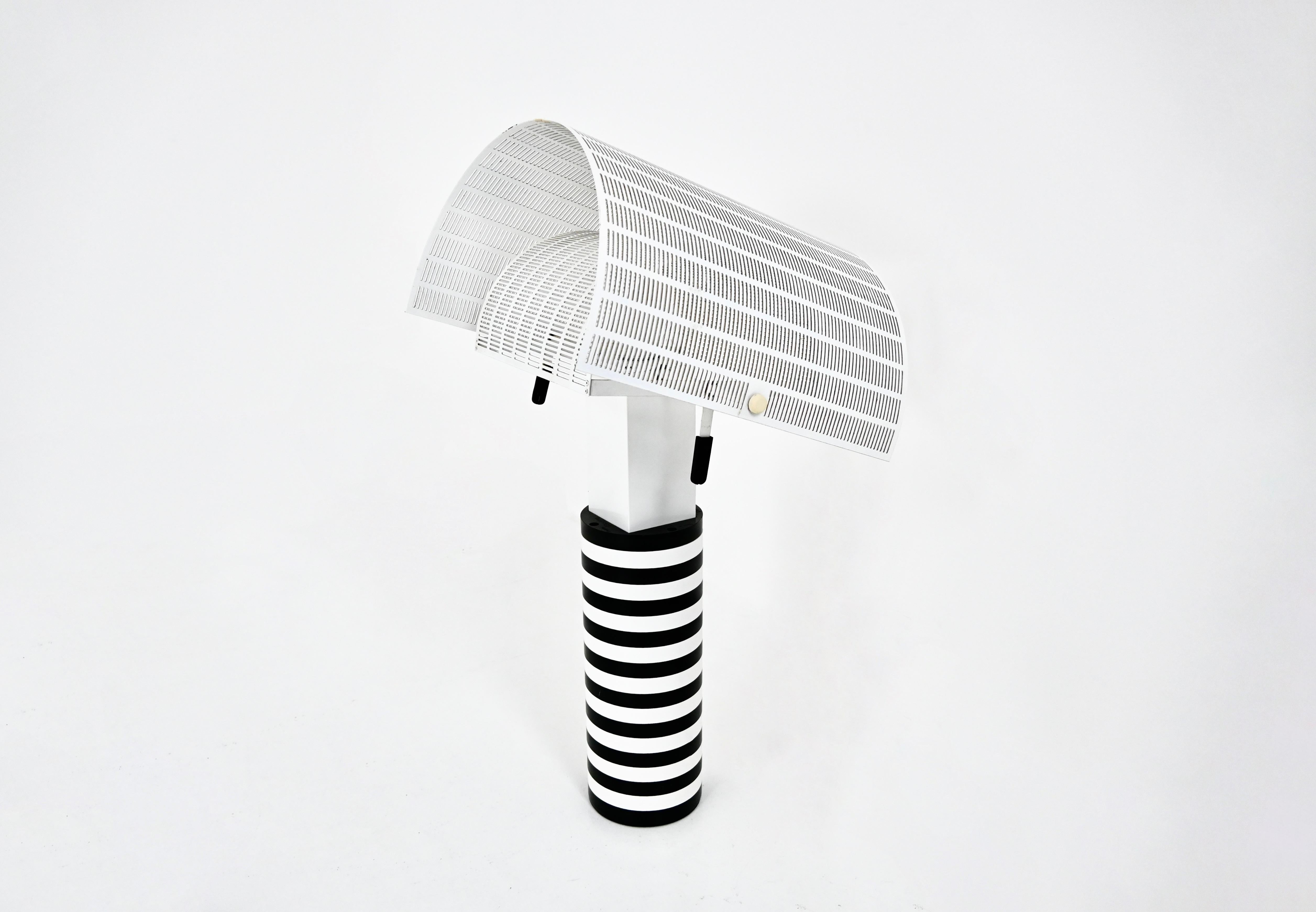 Black and white table lamp in metal and plastic designed by Mario Botta, model Shogun. Stamped Artemide, Mario Botta. Wear due to time and age of the lamp.
FOR SHIPPING, REQUEST US FOR RECEIVE THE BEST PRICE

  