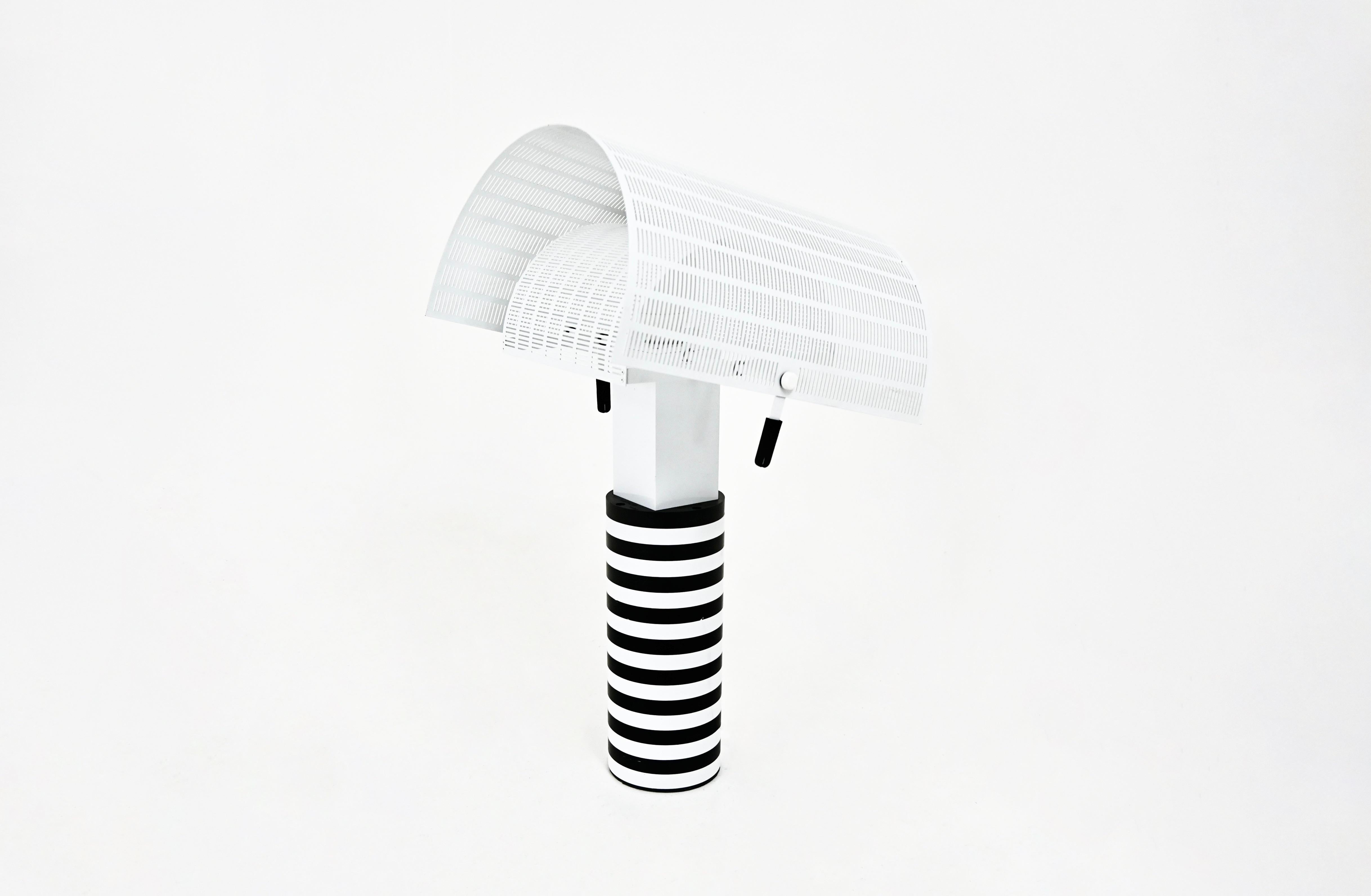 Black and white table lamp in metal and plastic designed by Mario Botta, model Shogun. Stamped Artemide, Mario Botta. Wear due to time and age of the lamp.
FOR SHIPPING, REQUEST US FOR RECEIVE THE BEST PRICE

  