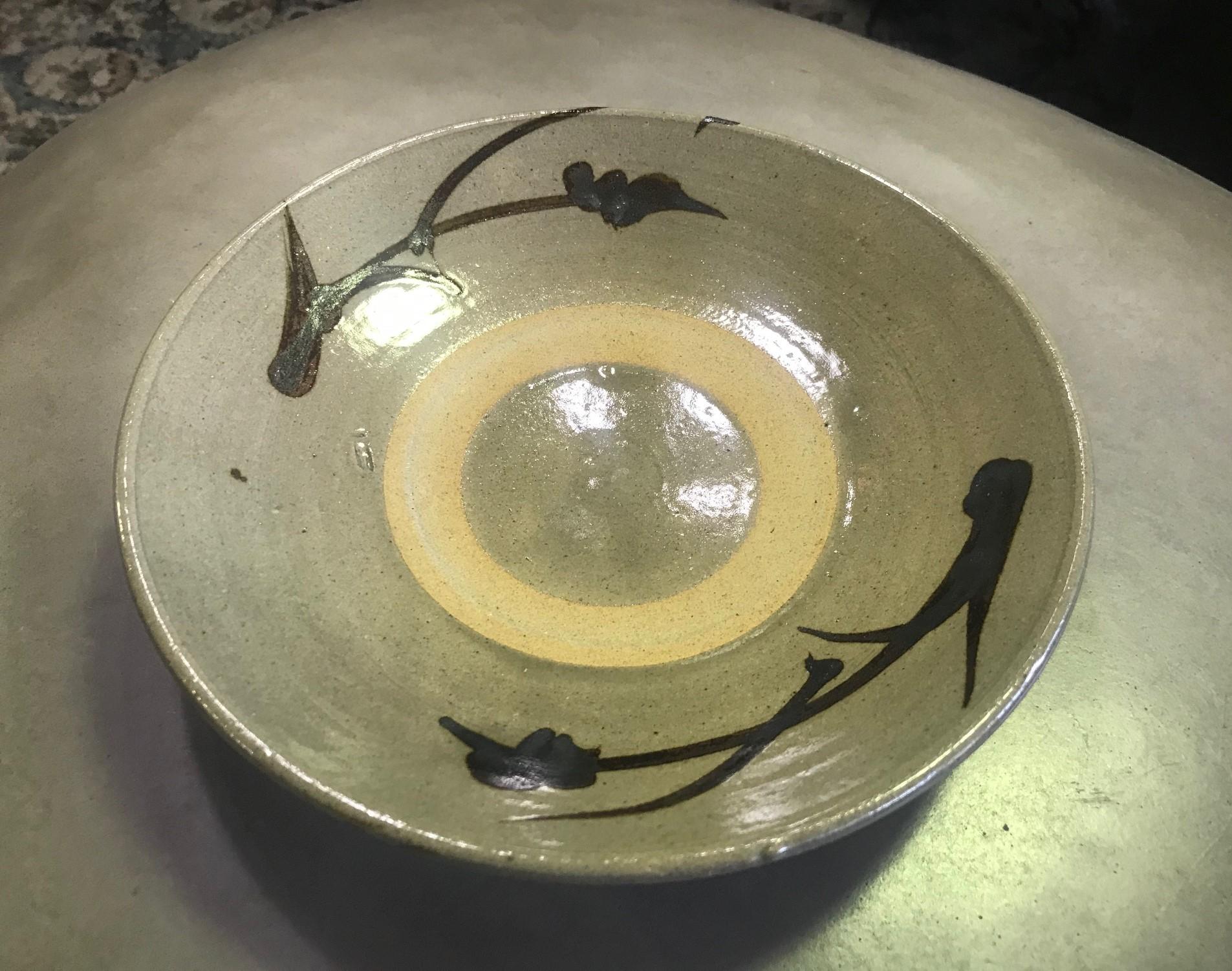 An exquisite, unique plate by master Japanese potter Shoji Hamada, a fine early example of his iron pigment brushed and glazed bamboo hakeme motif. The original Hamada stamped or sealed and signed box is included. Rare to find such a beautiful piece