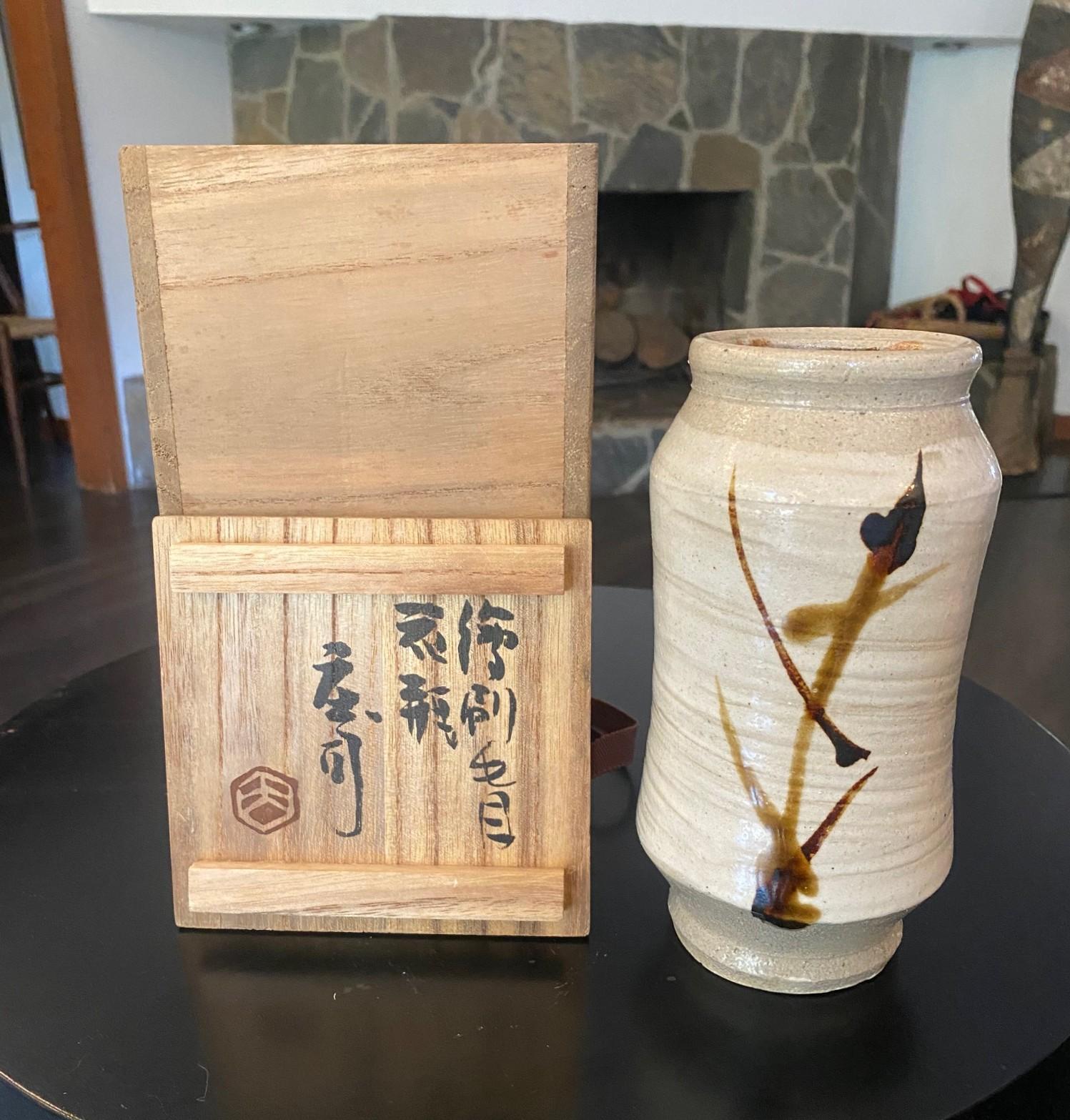 Shoji Hamada Japanese Pottery Mingei Bamboo Tetsue Hakeme Vase with Signed Box im Angebot 11