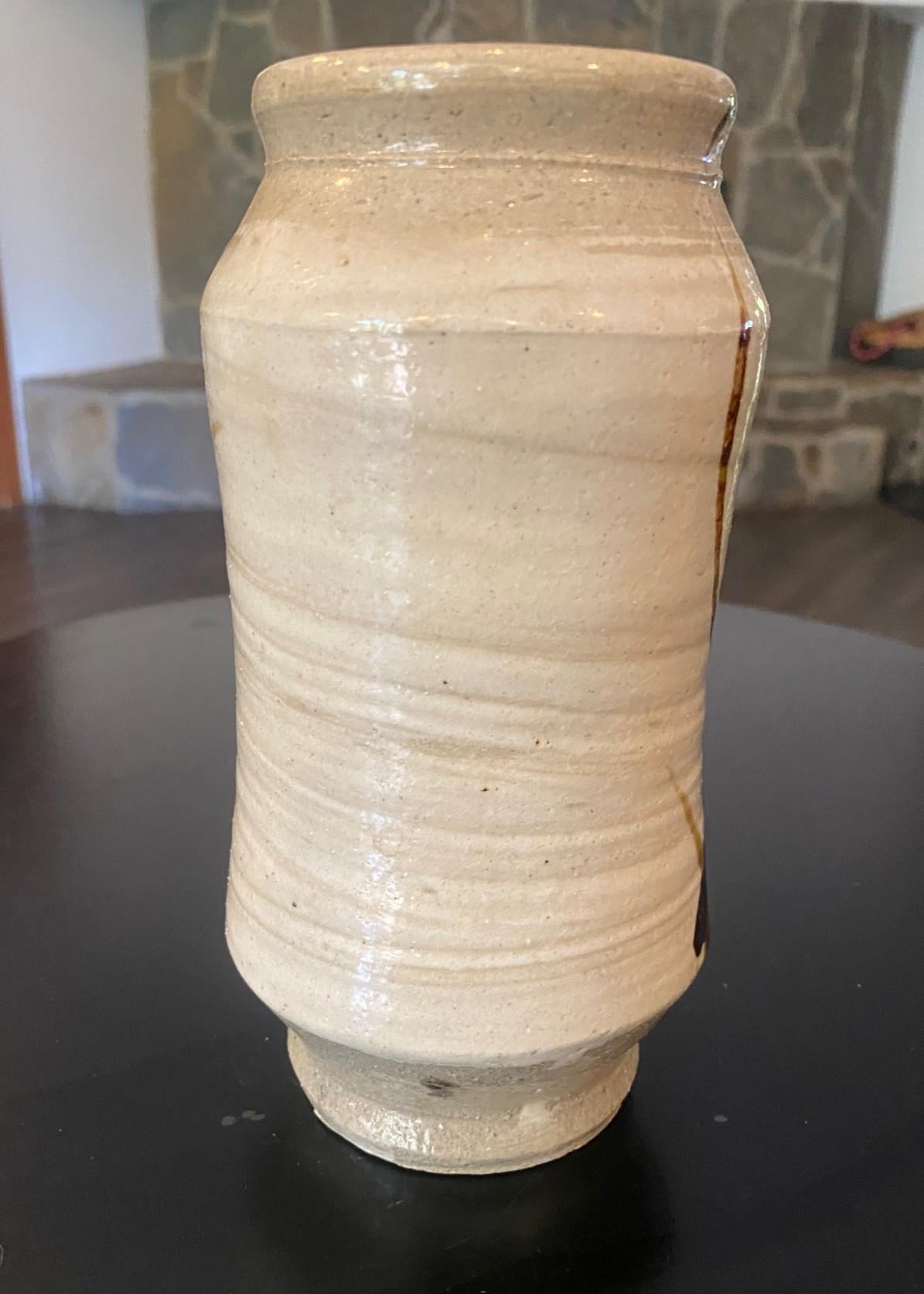 Shoji Hamada Japanese Pottery Mingei Bamboo Tetsue Hakeme Vase with Signed Box im Zustand „Gut“ im Angebot in Studio City, CA