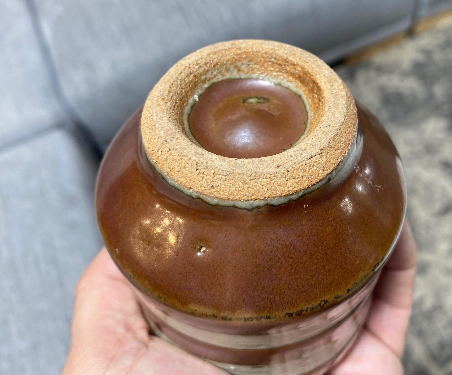 Boîte à thé Shoji Hamada Mingei Kakiyu en poterie japonaise à glaçure kaki signée en vente 8